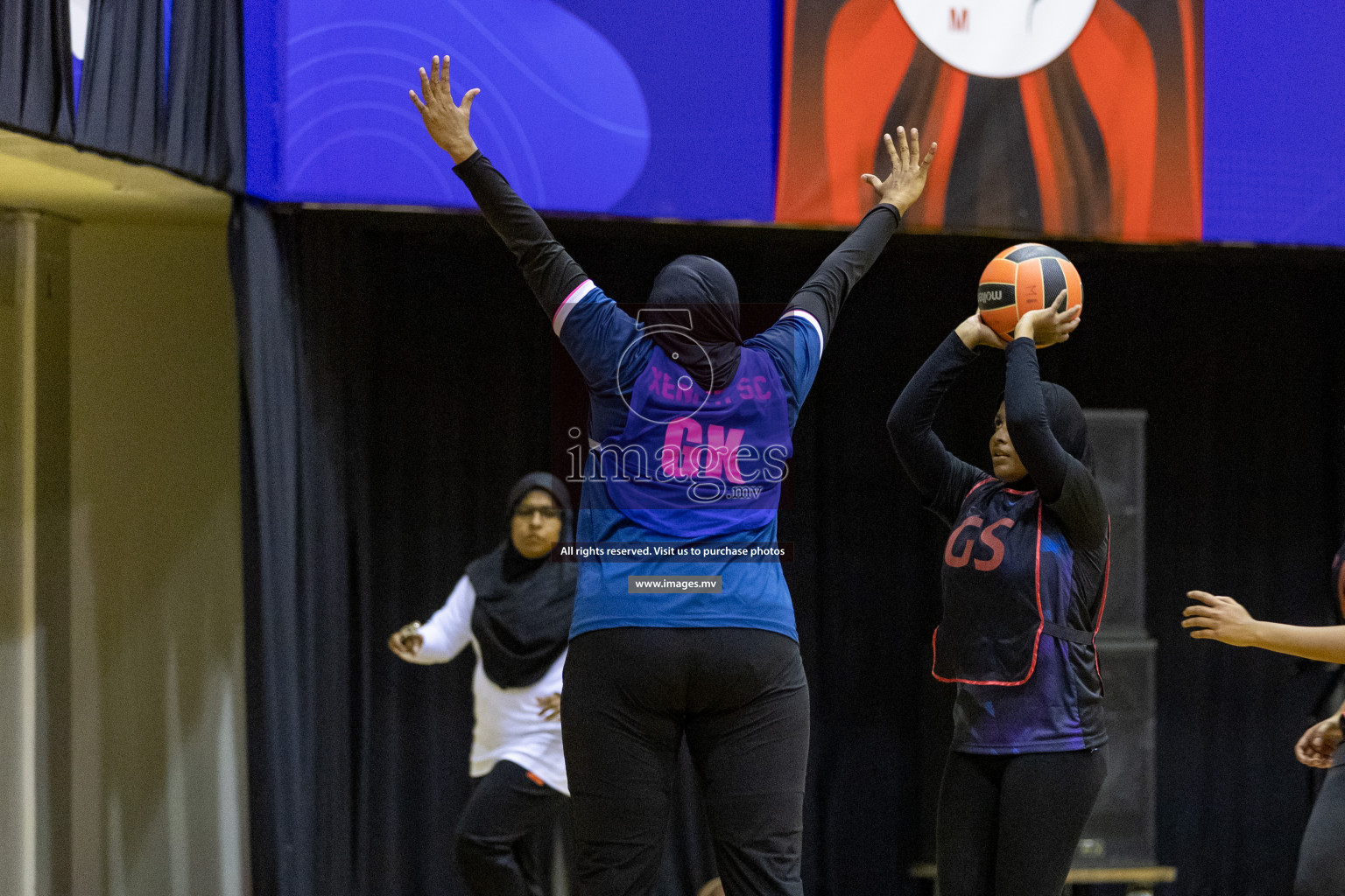 Xenith Sports Club vs Youth United Sports Club in the Milo National Netball Tournament 2022 on 18 July 2022, held in Social Center, Male', Maldives. Photographer: Shuu, Hassan Simah / Images.mv