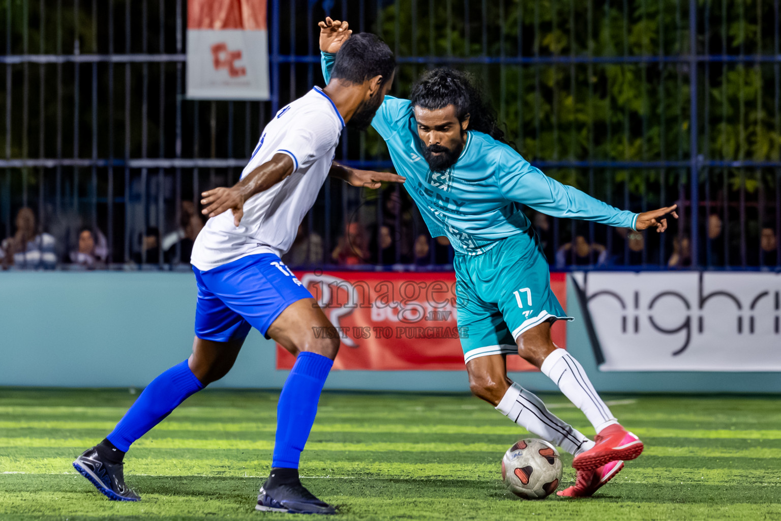 Hithaadhoo vs Kamadhoo in Quater Finals of Better in Baa Futsal Fiesta 2025 Men's division held in B. Eydhafushi, Maldives on Thursday, 13th November 2025. Photos: Nausham Waheed / images.mv