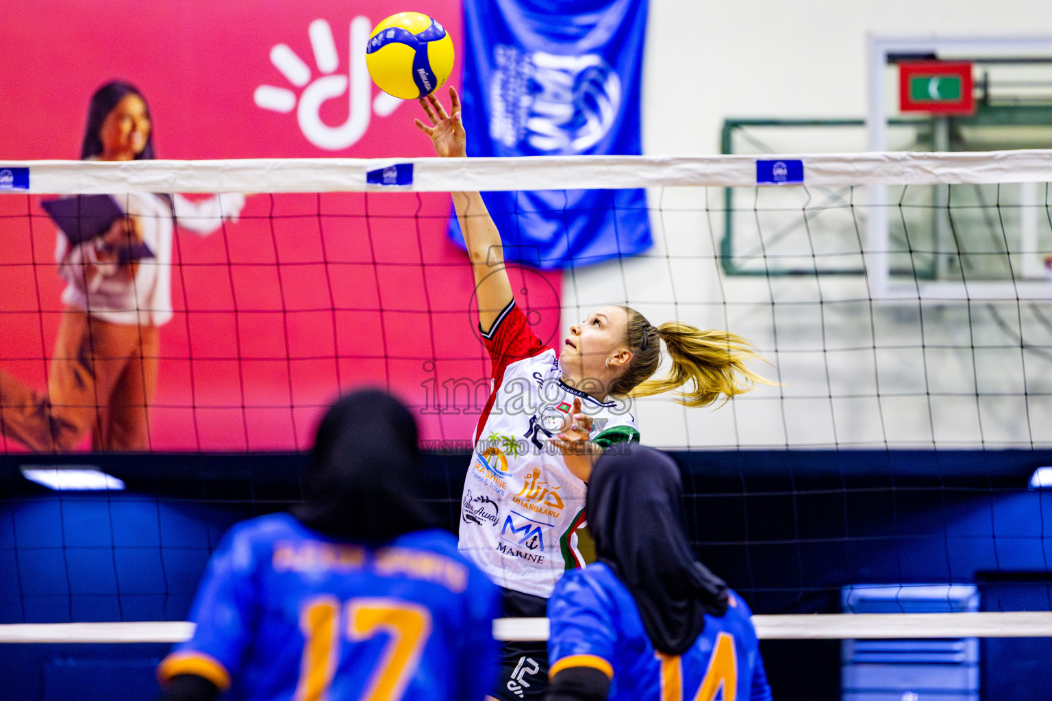 Huraa Community Club vs Flexor Sports Club in Semi Finals of Women's Division of VAM Cup 2025 held in Male', Maldives on Tuesday, 15th April 2025 at Social Center Indoor Hall Photos By: Nausham Waheed / images.mv