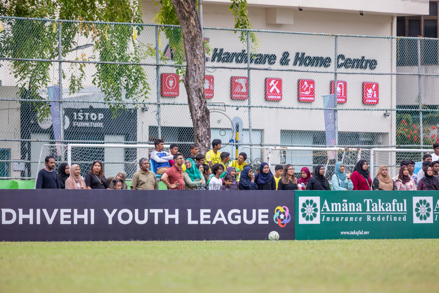 Eagles vs Maziya (U12) in Dhivehi Youth League 2024 - Day 2. Matches held at Henveiru Stadium on 22nd November 2024 , Friday. Photos: Shuu Abdul Sattar/ Images.mv