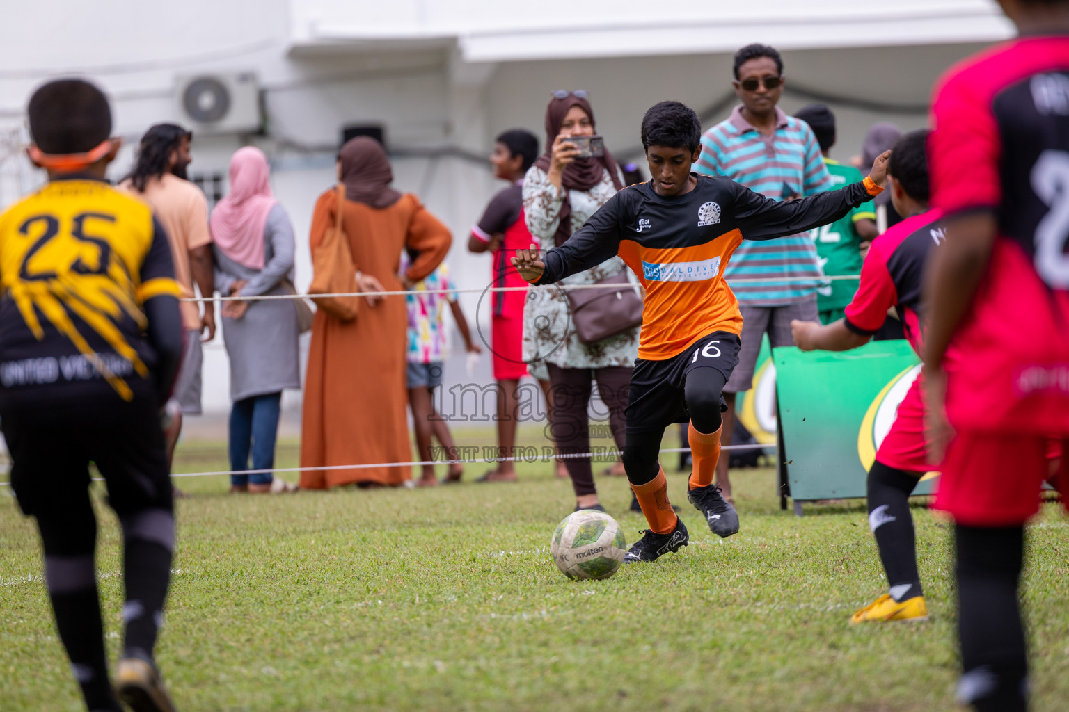 Day 2 of MILO Academy Championship 2024 - U12 was held at Henveiru Grounds in Male', Maldives on Friday, 5th July 2024.
Photos: Ismail Thoriq / images.mv