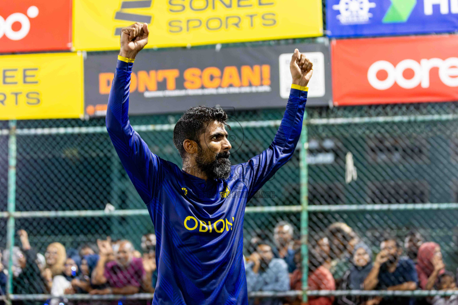 L. Gan VS B. Eydhafushi in the Finals of Golden Futsal Challenge 2024 which was held on Thursday, 7th March 2024, in Hulhumale', Maldives. 
Photos: Hassan Simah / images.mv