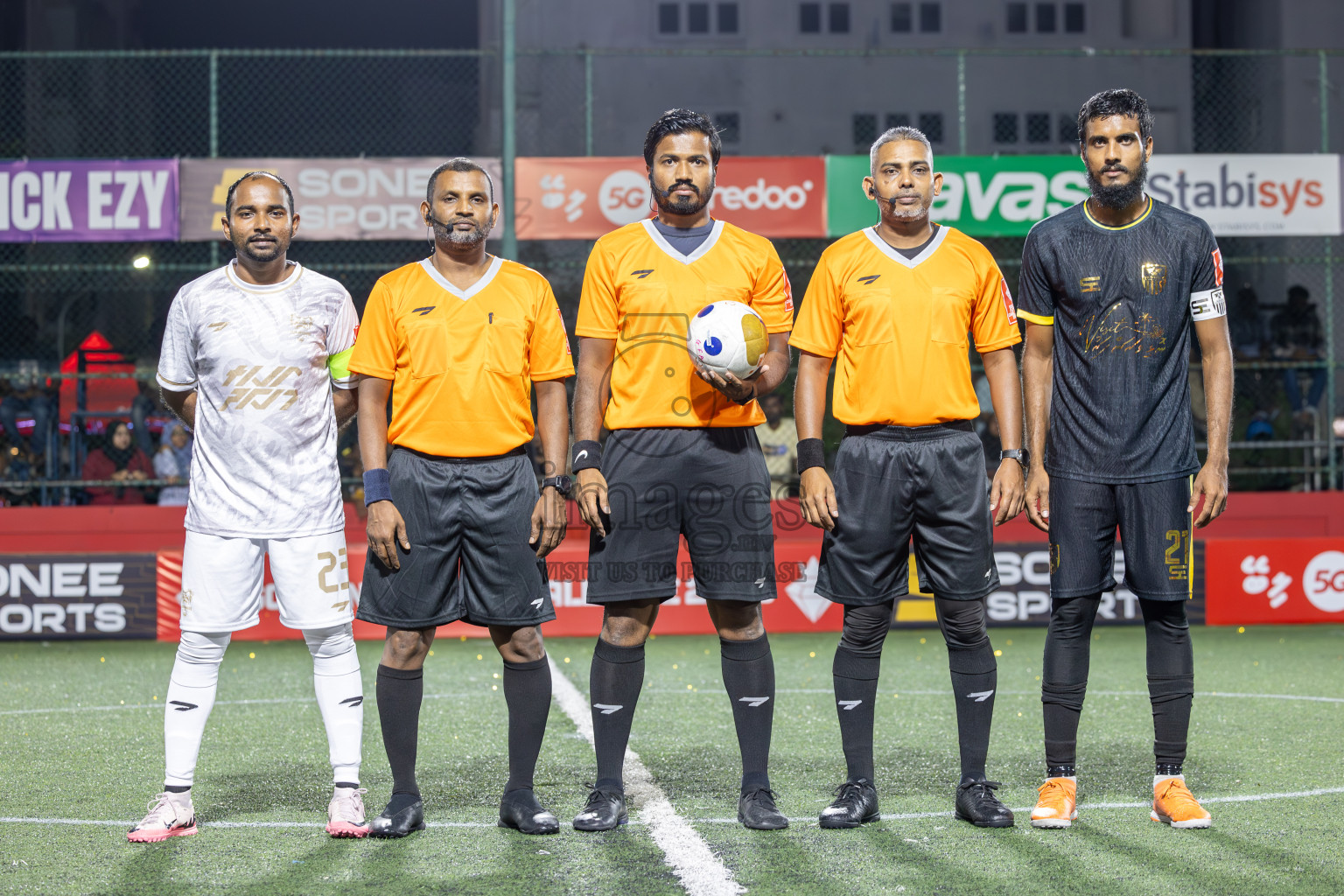 HDh Nolhivaranfaru vs HDh Makunudhoo in Day 1 of Golden Futsal Challenge 2025 on Sunday, 5th January 2025, in Hulhumale', Maldives
Photos: Ismail Thoriq / images.mv