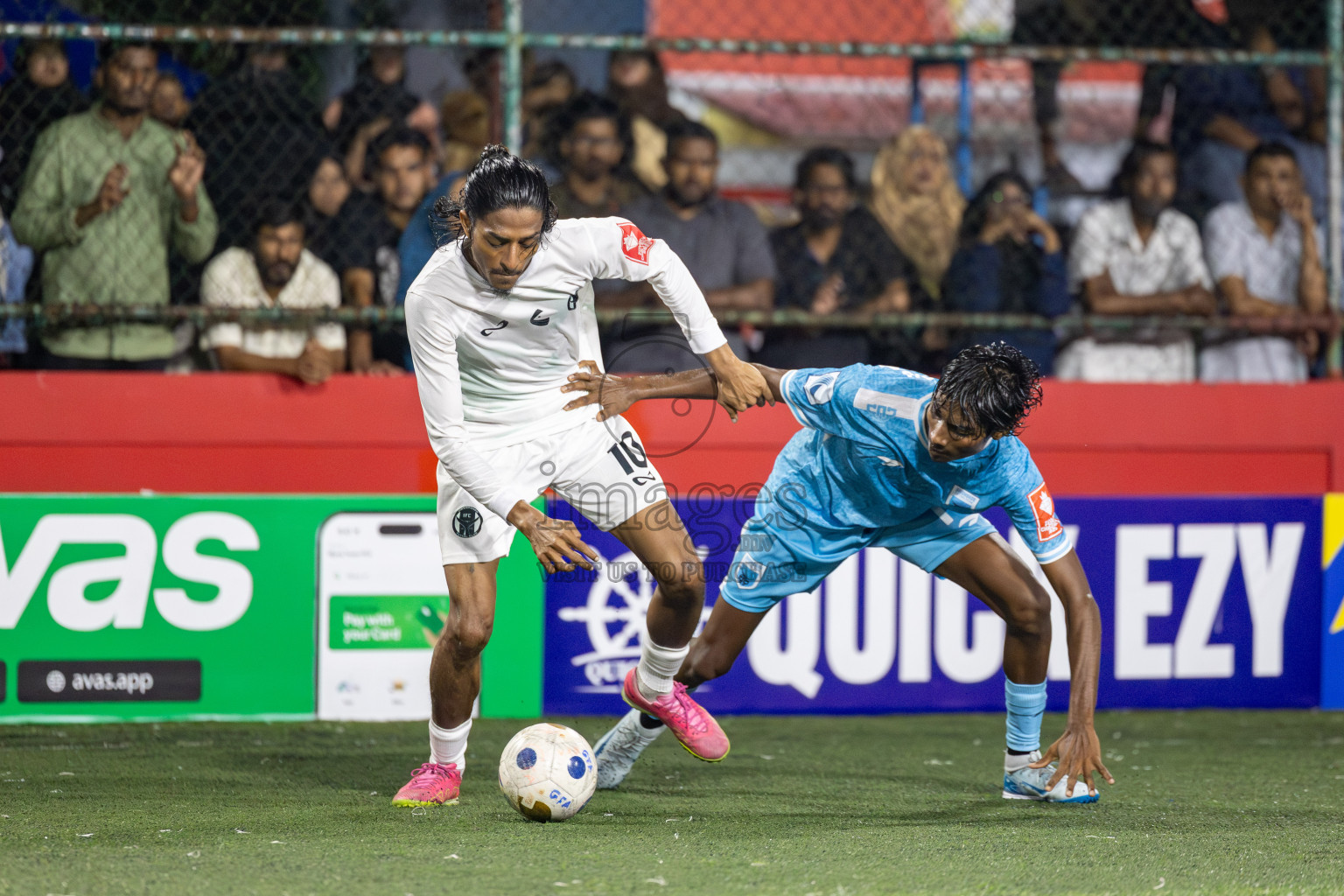 HA Ihavandhoo vs HA Dhidhdhoo in Day 13 of Golden Futsal Challenge 2025 was held on Friday, 17th January 2025, in Hulhumale', Maldives 
Photos: Hassan Simah / images.mv