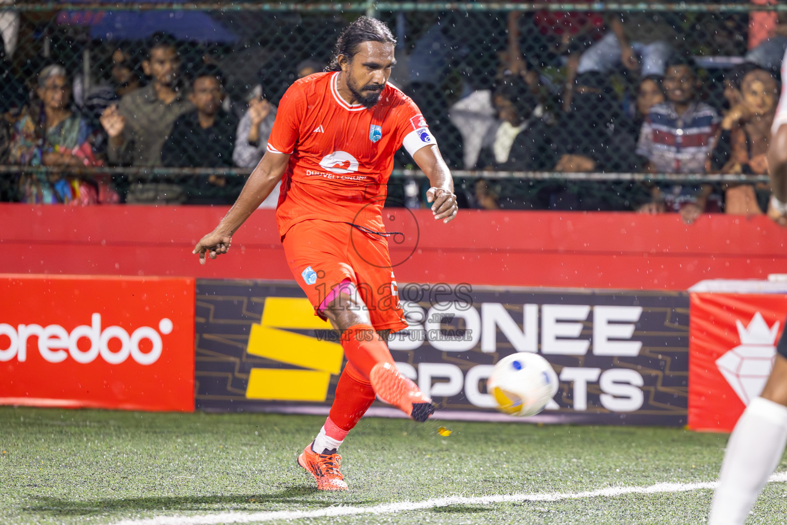 Th Gaadhiffushi vs Th Hirilandhoo  in Day 6 of Golden Futsal Challenge 2025 on Friday, 6th January 2025, in Hulhumale', Maldives
Photos: Ismail Thoriq / images.mv