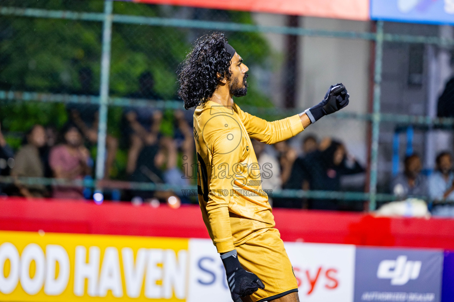 HA Utheem VS HA Ihavandhoo in Day 9 of Golden Futsal Challenge 2025 was held on Monday, 13th January 2025, in Hulhumale', Maldives Photos: Nausham Waheed , Ismail Thoriq / images.mv