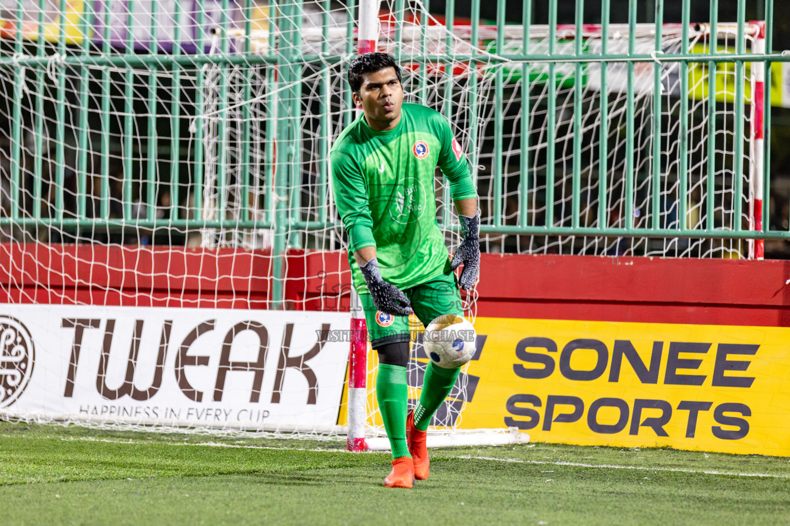 S Maradhoo vs S Meedhoo in Day 12 of Golden Futsal Challenge 2025 was held on Thursday, 16th January 2025, in Hulhumale', Maldives.
Photos: Hassan Simah / images.mv