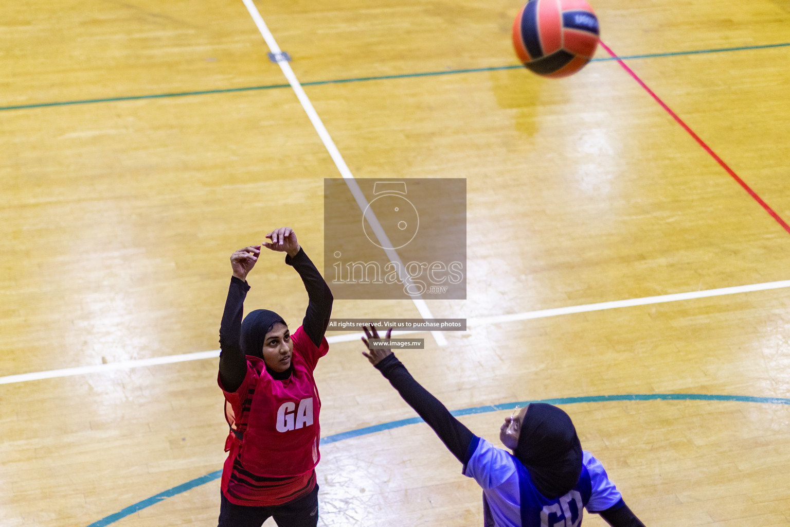 Lorenzo Sports Club vs Vyansa in the Milo National Netball Tournament 2022 on 18 July 2022, held in Social Center, Male', Maldives. Photographer: Shuu, Hassan Simah / Images.mv