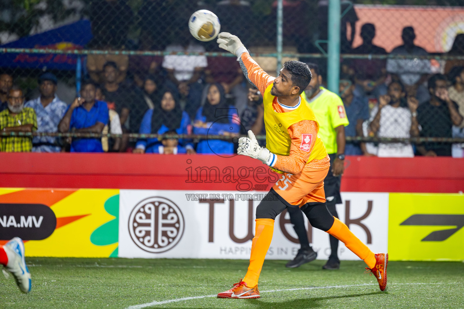 HA Filladhoo vs HA Baarah in Day 13 of Golden Futsal Challenge 2025 was held on Friday, 17th January 2025, in Hulhumale', Maldives 
Photos: Hassan Simah / images.mv