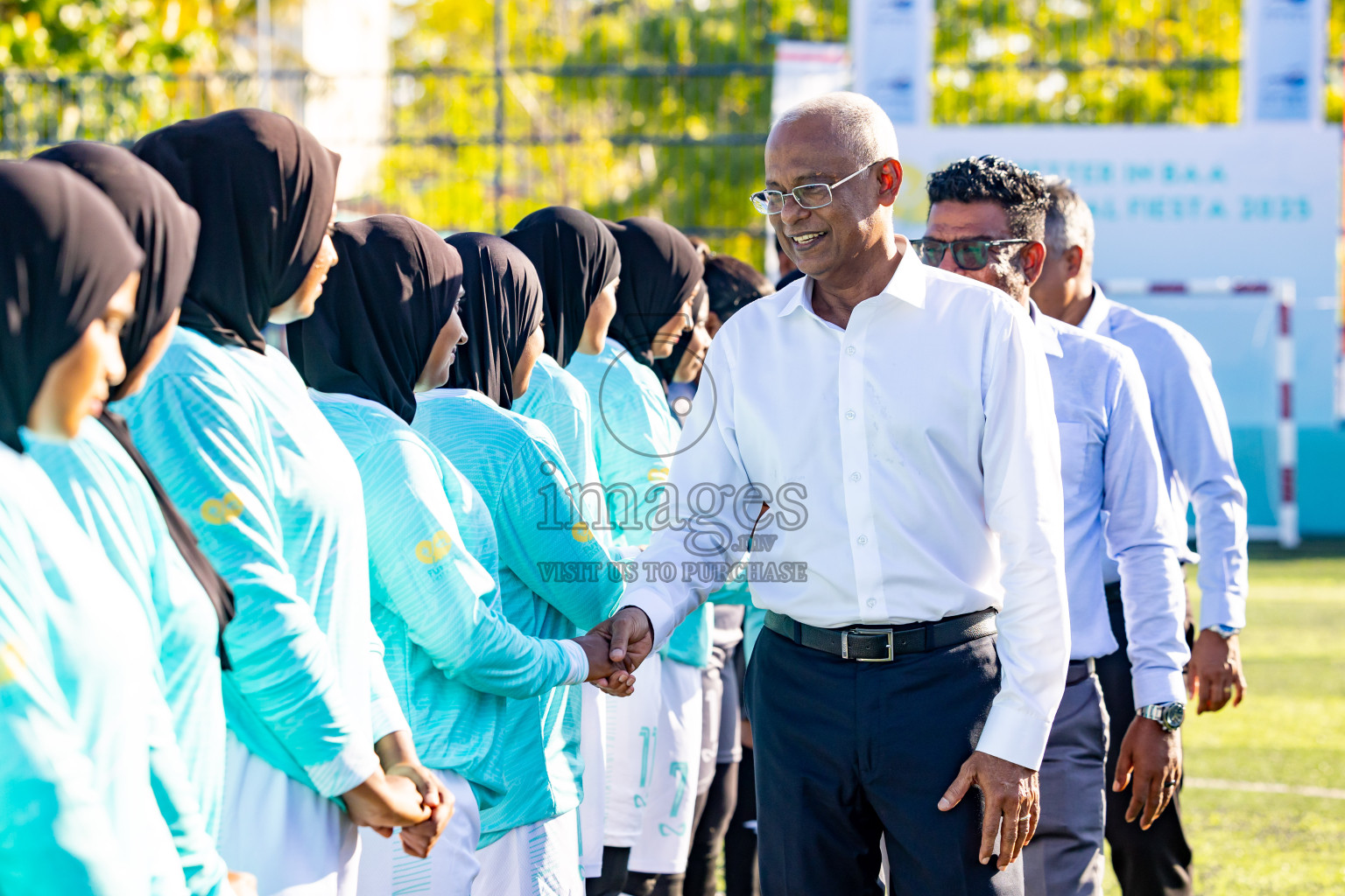 Dhonfanu vs Eydhafushi in Day 1 of Better in Baa Futsal Fiesta 2025 Woman's division held in B. Eydhafushi, Maldives on Wednesday, 5th November 2025. Photos: Nausham Waheed / images.mv
