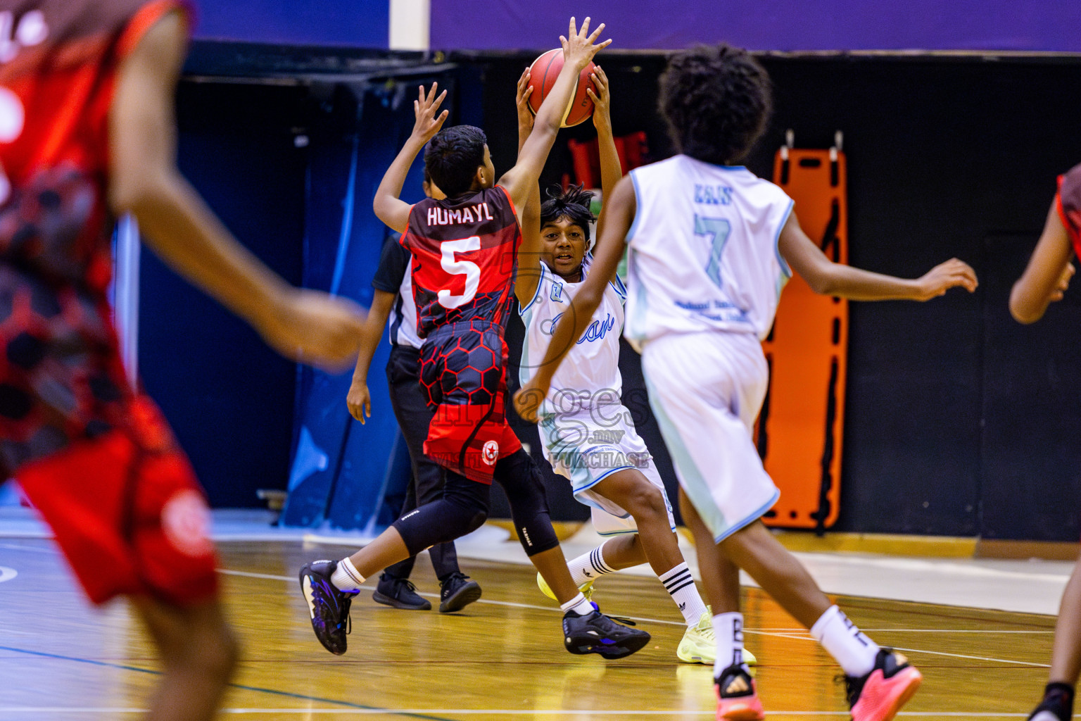 Iskandhar School vs Finland International School in Under 13 Boys Final of Junior Basketball Championship 2024 was held in Social Center, Male', Maldives on Sunday, 15th December 2024. Photos: Nausham Waheed / images.mv