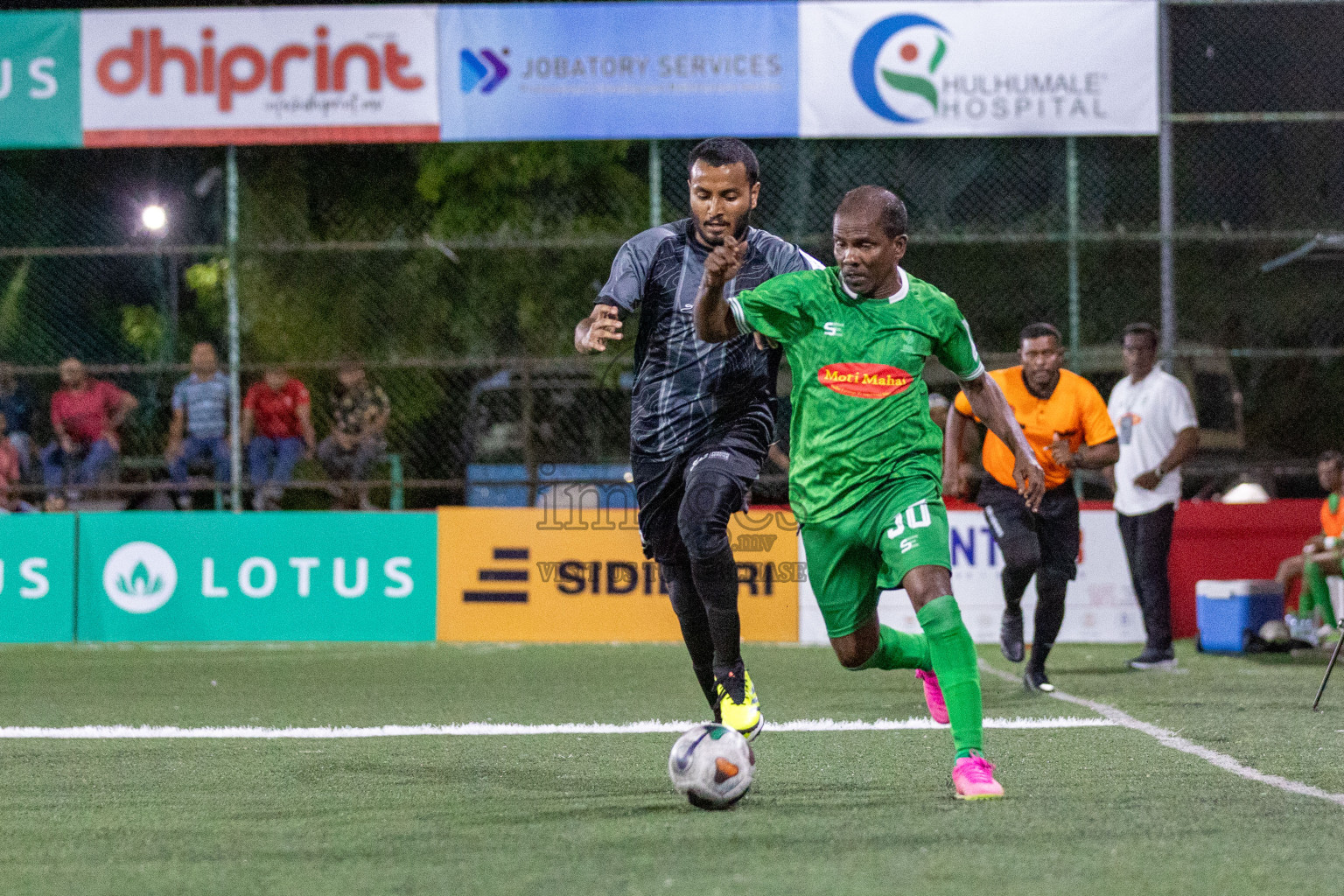 KHAARIJEE VS AGRI RC in Club Maldives Classic 2024 held in Rehendi Futsal Ground, Hulhumale', Maldives on Monday, 9th September 2024. 
Photos: Mohamed Mahfooz Moosa / images.mv