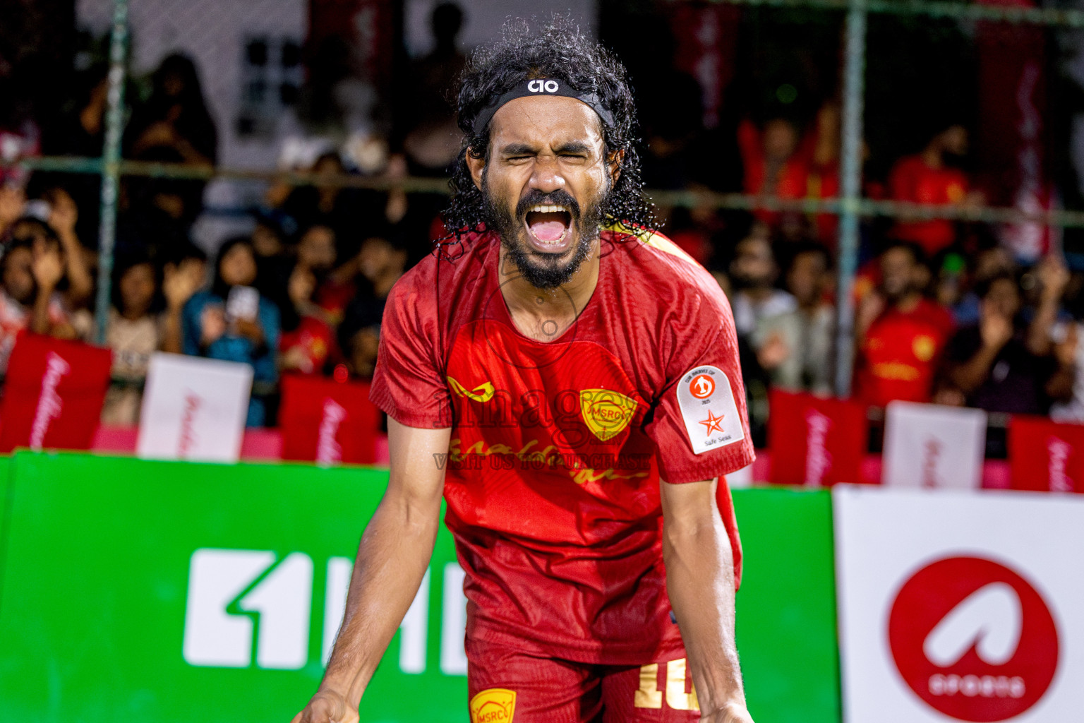 Maldivian vs STELCO in the Quarter Finals of Club Maldives Cup 2025 was held in Rehendhi Futsal Ground, Hulhumale', Maldives on Friday, 17th October 2025. Photos: Ismail Thoriq / images.mv