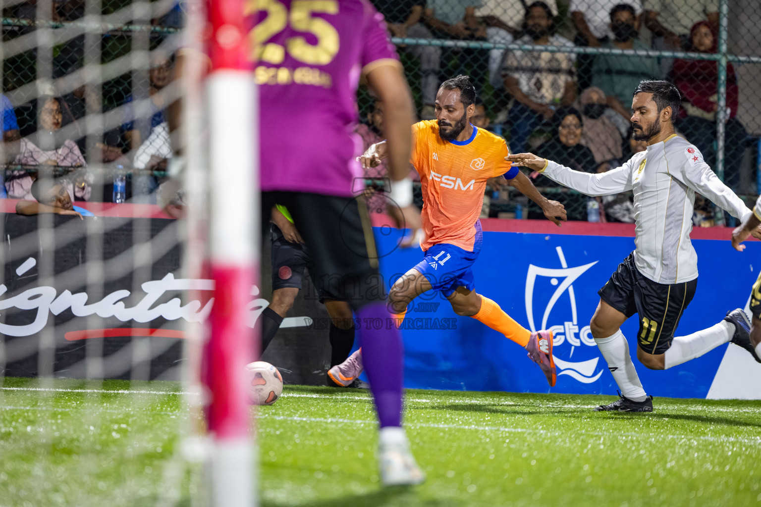 Team FSM vs Prison Club Day 8 of Club Maldives Cup 2025 was held in Rehendhi Futsal Ground, Hulhumale', Maldives on Wednesday, 8 October 2025. 
Photos: Hassan Simah / images.mv