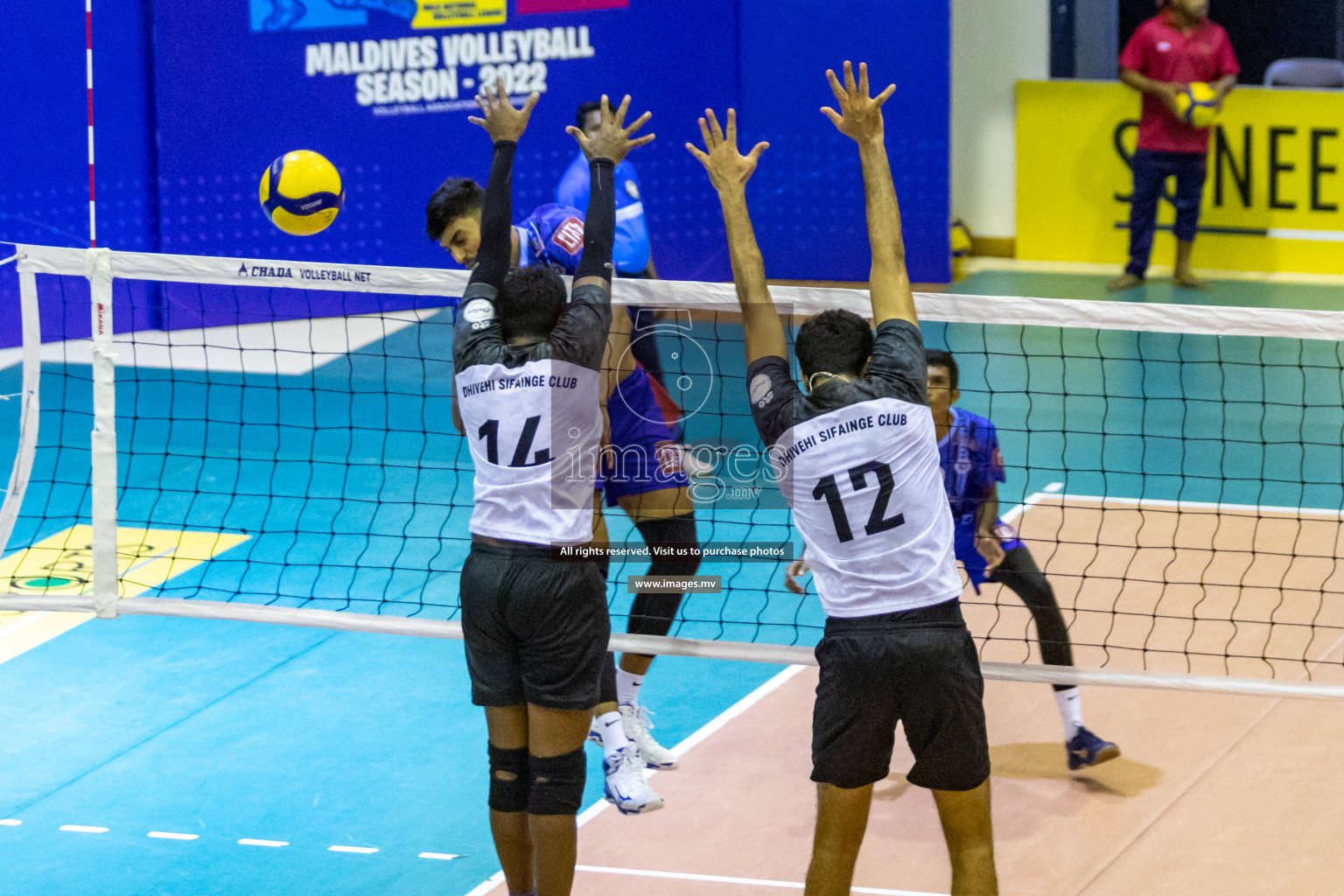Dhivehi Sifainge Club vs Police Club in the Men's Division of Milo National Volleyball League 2022 held on 02 July 2022 in Social Center, Male', Maldives