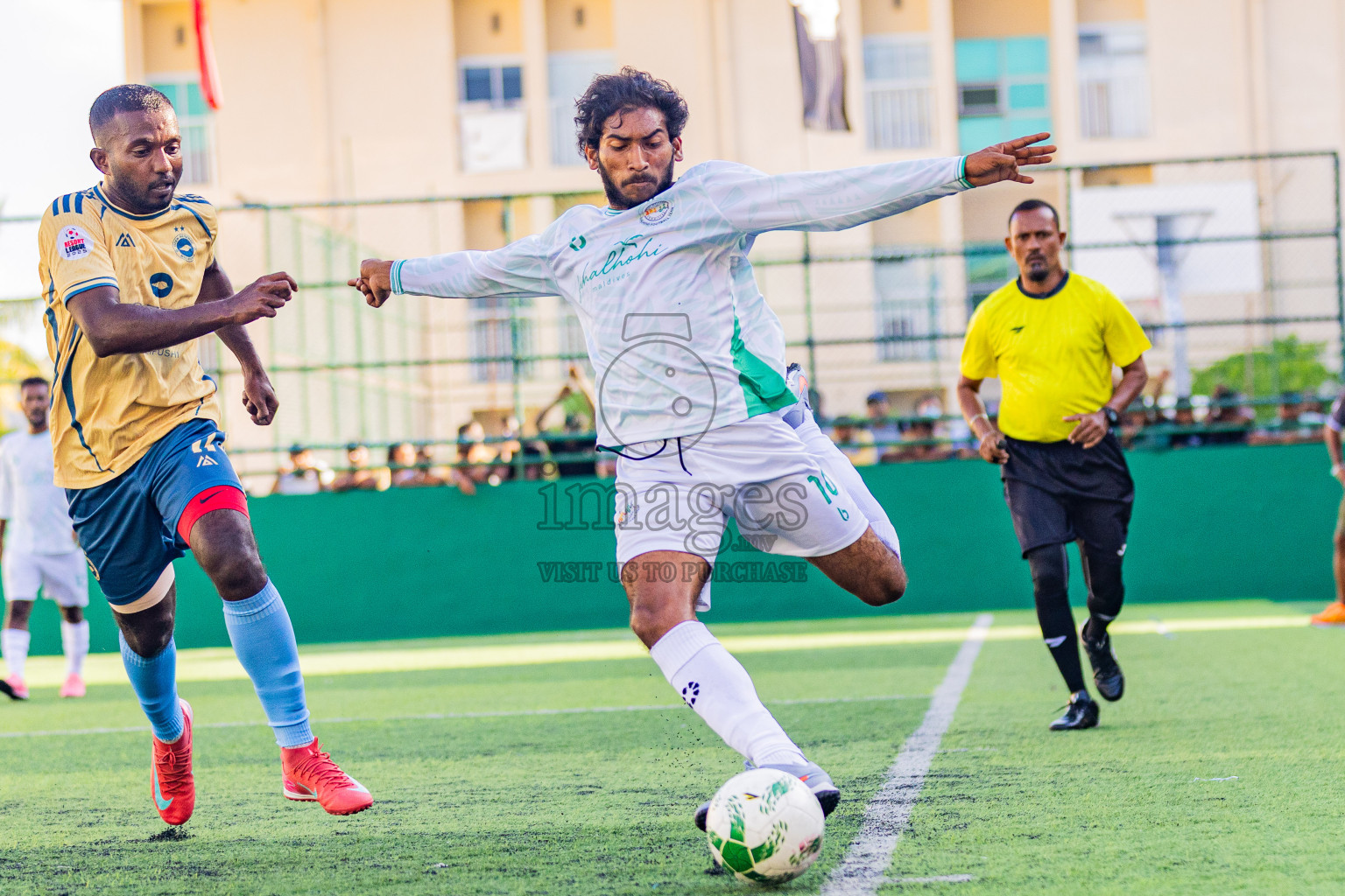 Fihalhohi vs Ozen Bolifushu in Resort League 2025 (South Male Zone) day 6 was held on Friday, 3rd October 2025 in Crossroads's Maldives, Photos: Areef Adam / images.mv