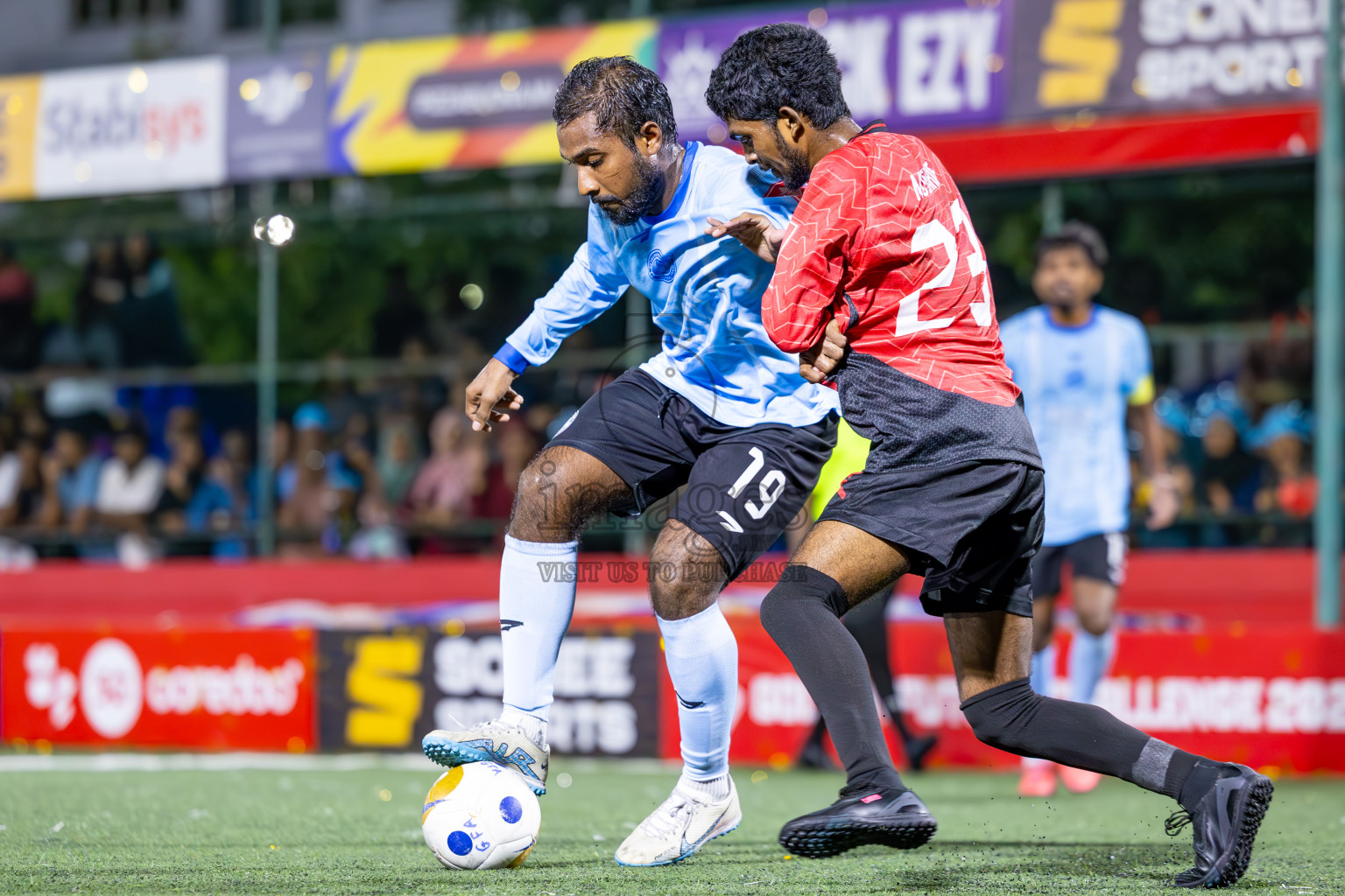 HDh Neykurendhoo vs HDh Kumundhoo in Haa Dhaalu Atoll Semi Final on Day 23 of Golden Futsal Challenge 2025 was held on Monday , 27th January 2025, in Hulhumale', Maldives.
Photos: Ismail Thoriq / images.mv