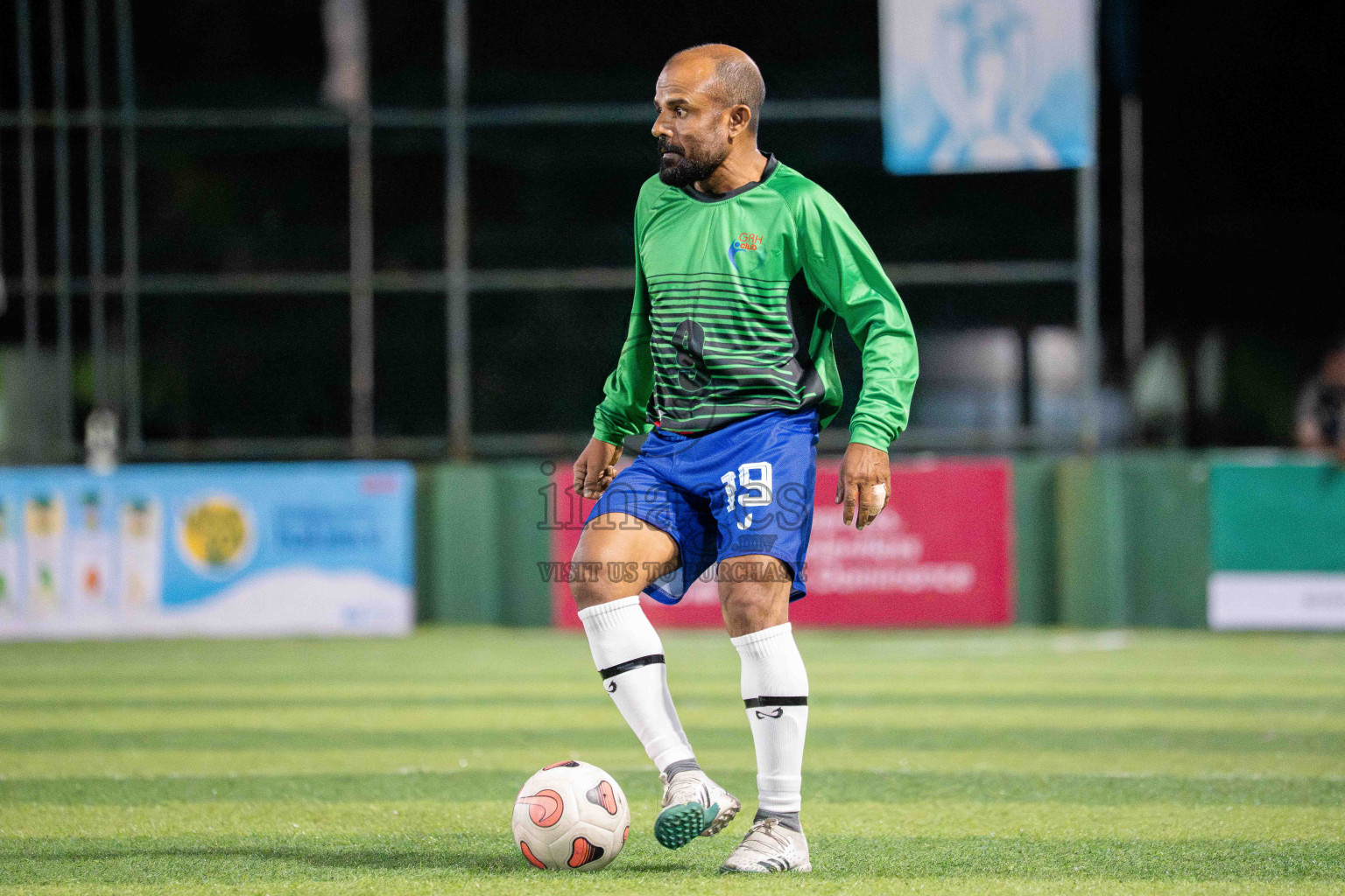 Foemathi JR VS Laamu Blues in Day 2 - Fonadhoo Youth Futsal Challenge 2025 held in Fonadhoo Futsal Stadium, L. Fonadhoo, Maldives on Monday, 27th October 2025 Photos: Arif Rasheed / images.mv