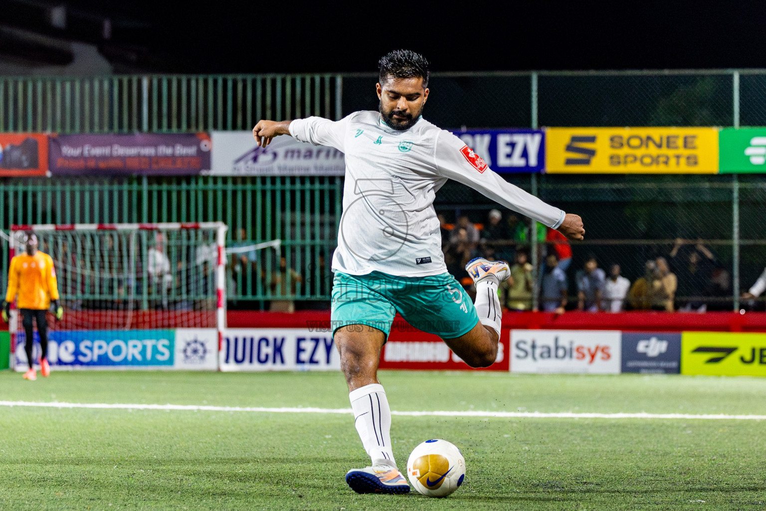 F Dharanboodhoo VS F Nilandhoo in Day 7 of Golden Futsal Challenge 2025 was held on Saturday, 11th January 2025, in Hulhumale', Maldives Photos: Nausham Waheed / images.mv