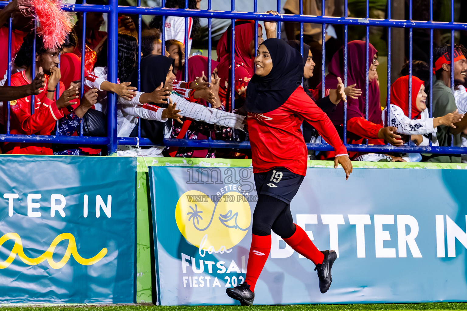 Goidhoo vs Dhonfan in the finals of Better in Baa Futsal Fiesta 2025 woman's division held in B. Eydhafushi, Maldives on Monday, 17th November 2025. Photos: Nausham Waheed / images.mv