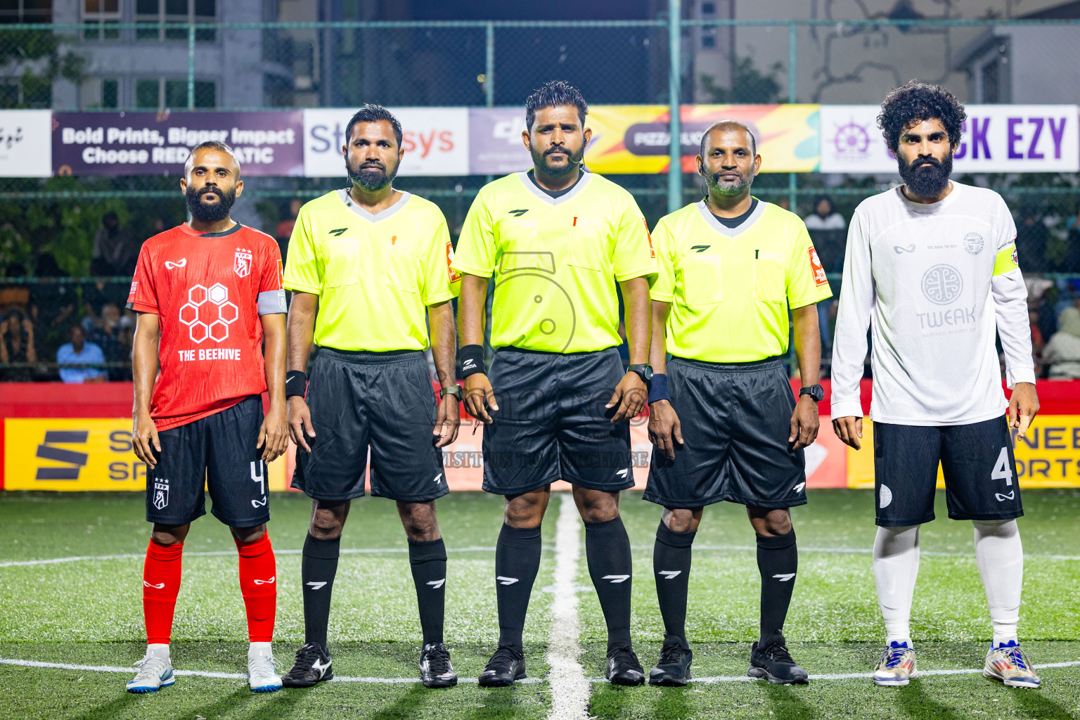 Th Omadhoo vs Th Thimarafushi in Day 18 of Golden Futsal Challenge 2025 was held on Wednesday, 22nd January 2025, in Hulhumale', Maldives. Photos: Nausham Waheed / images.mv