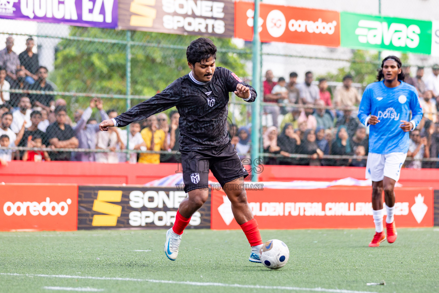 Dh Bandidhoo vs Dh. Maaenboodhoo in Day 13 of Golden Futsal Challenge 2025 was held on Friday, 17th January 2025, in Hulhumale', Maldives Photos: Hassan Simah / images.mv