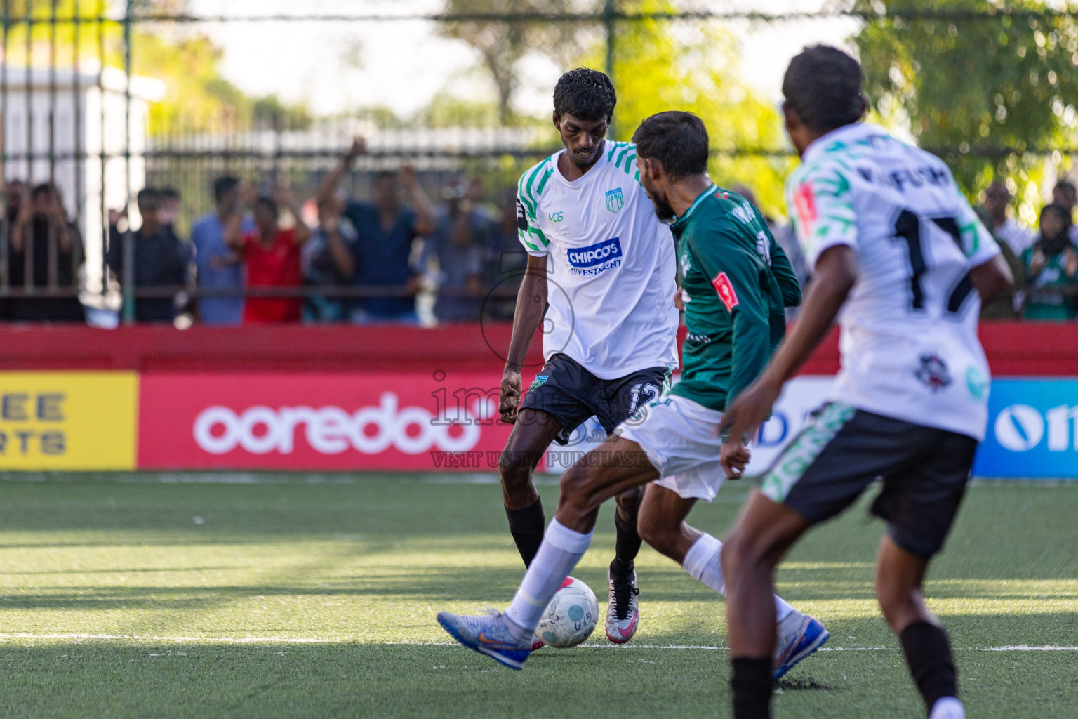 Th. Kinbidhoo vs Th. Vilufushi in Day 6 of Golden Futsal Challenge 2024 was held on Saturday, 20th January 2024, in Hulhumale', Maldives 
Photos: Hassan Simah / images.mv