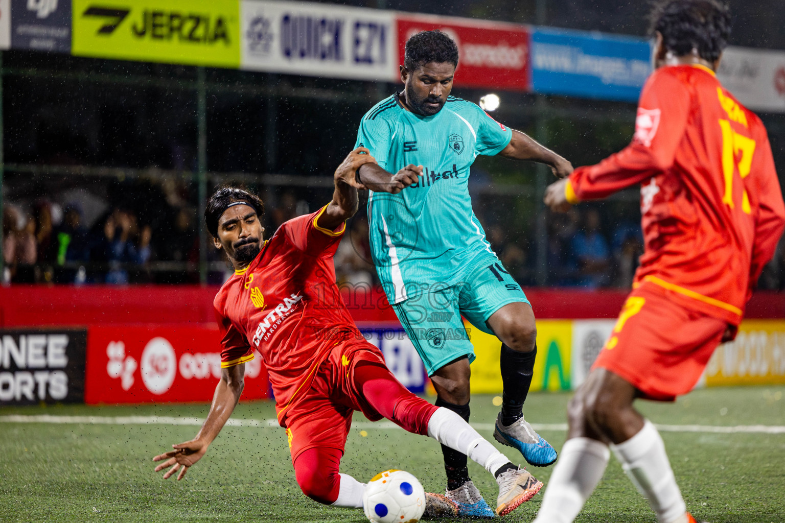 S Feydhoo vs S Meedhoo on Day 20 of Golden Futsal Challenge 2025 was held on Thursday, 23rd January 2025, in Hulhumale', Maldives. Photos: Nausham Waheed / images.mv