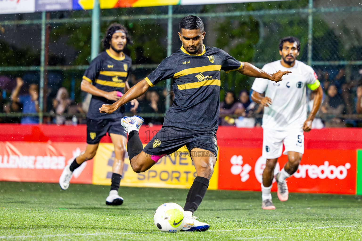 HA Utheem VS HA Ihavandhoo in Day 9 of Golden Futsal Challenge 2025 was held on Monday, 13th January 2025, in Hulhumale', Maldives Photos: Nausham Waheed , Ismail Thoriq / images.mv