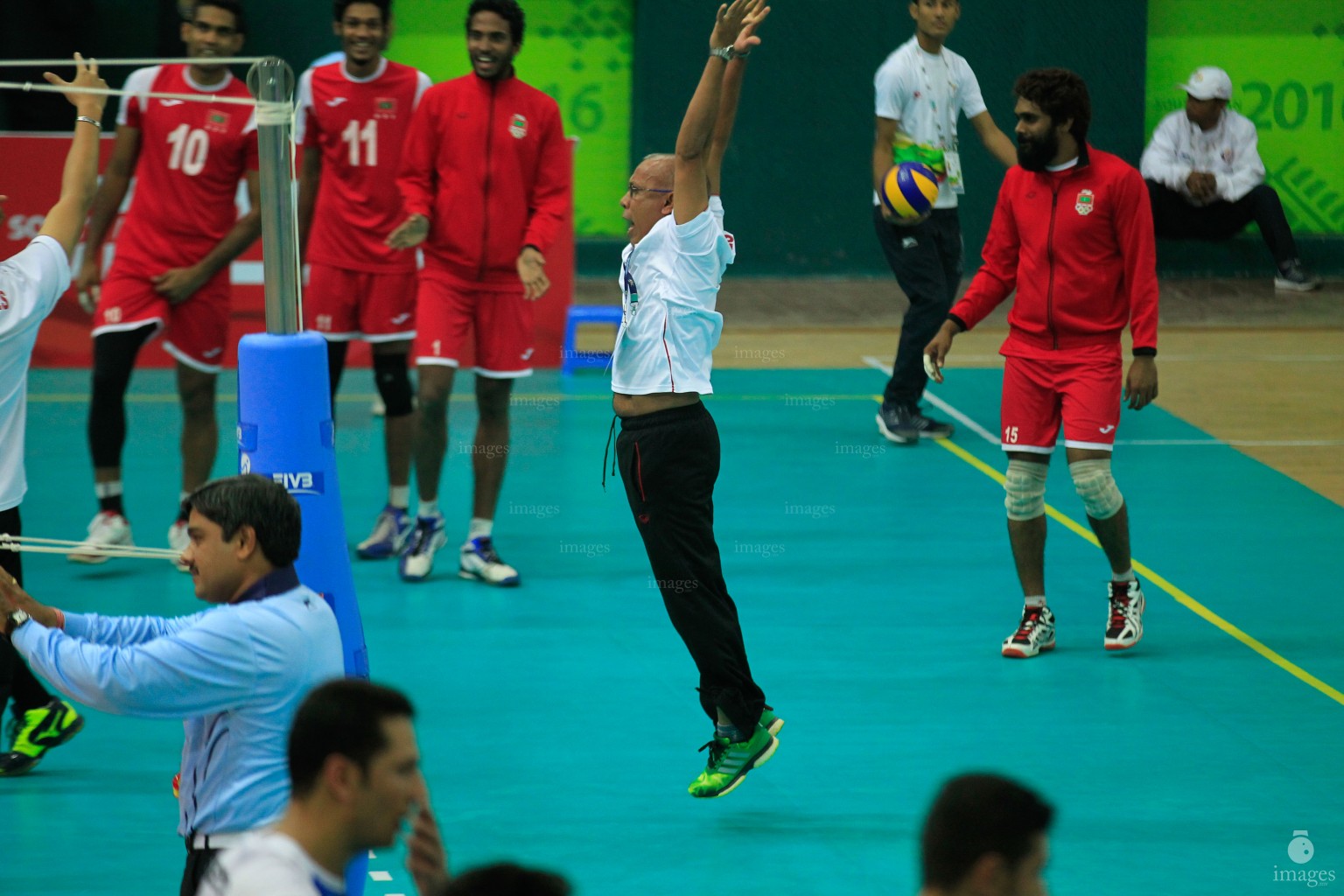 Maldives volleyball played against Afghanistan in the group stages of the South Asian Games in Guwahati, India, Saturday, February. 06, 2016.  With the game going into five sets, Maldives earned a valuable point to take them to the semifinals (Images.mv Photo/ Hussain Sinan).