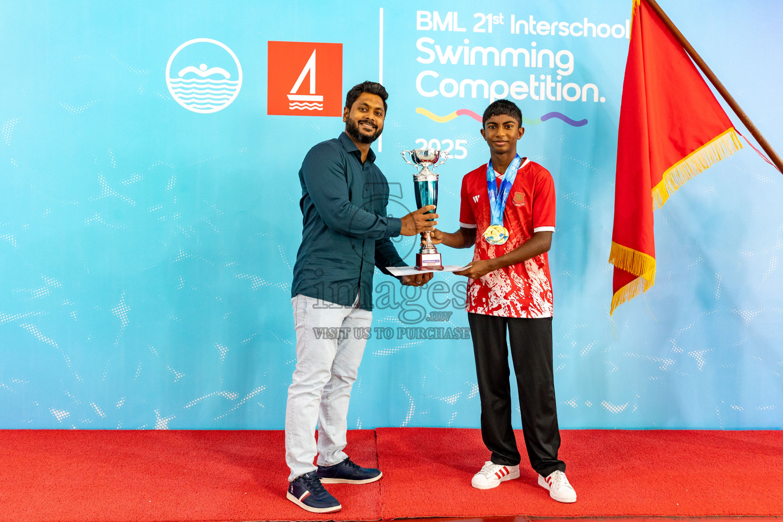 Closing Ceremony of BML 21st Interschool Swimming Competition 2025 .was held in Hulhumale' Swimming Pool, Hulhumale', Maldives on Saturday, 18th October 2025. 
Photos: Hassan Simah / images.mv