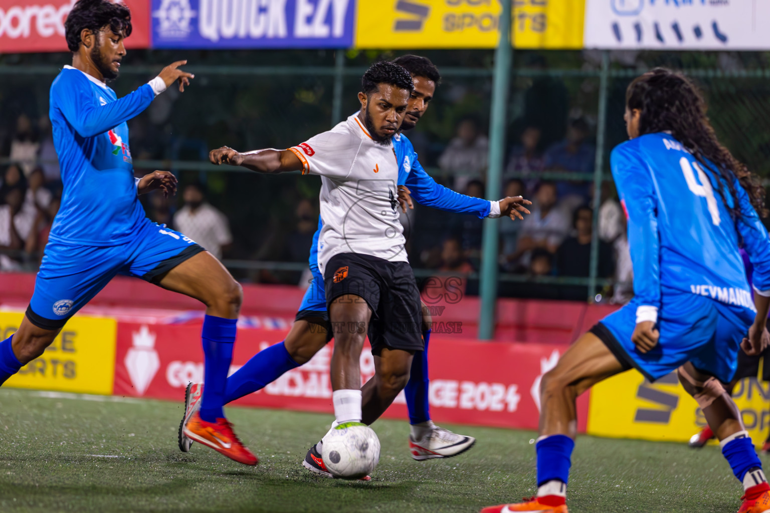 Th Veymandoo vs Th Hirilandhoo in Day 11 of Golden Futsal Challenge 2024 was held on Thursday, 25th January 2024, in Hulhumale', Maldives
Photos: Ismail Thoriq / images.mv