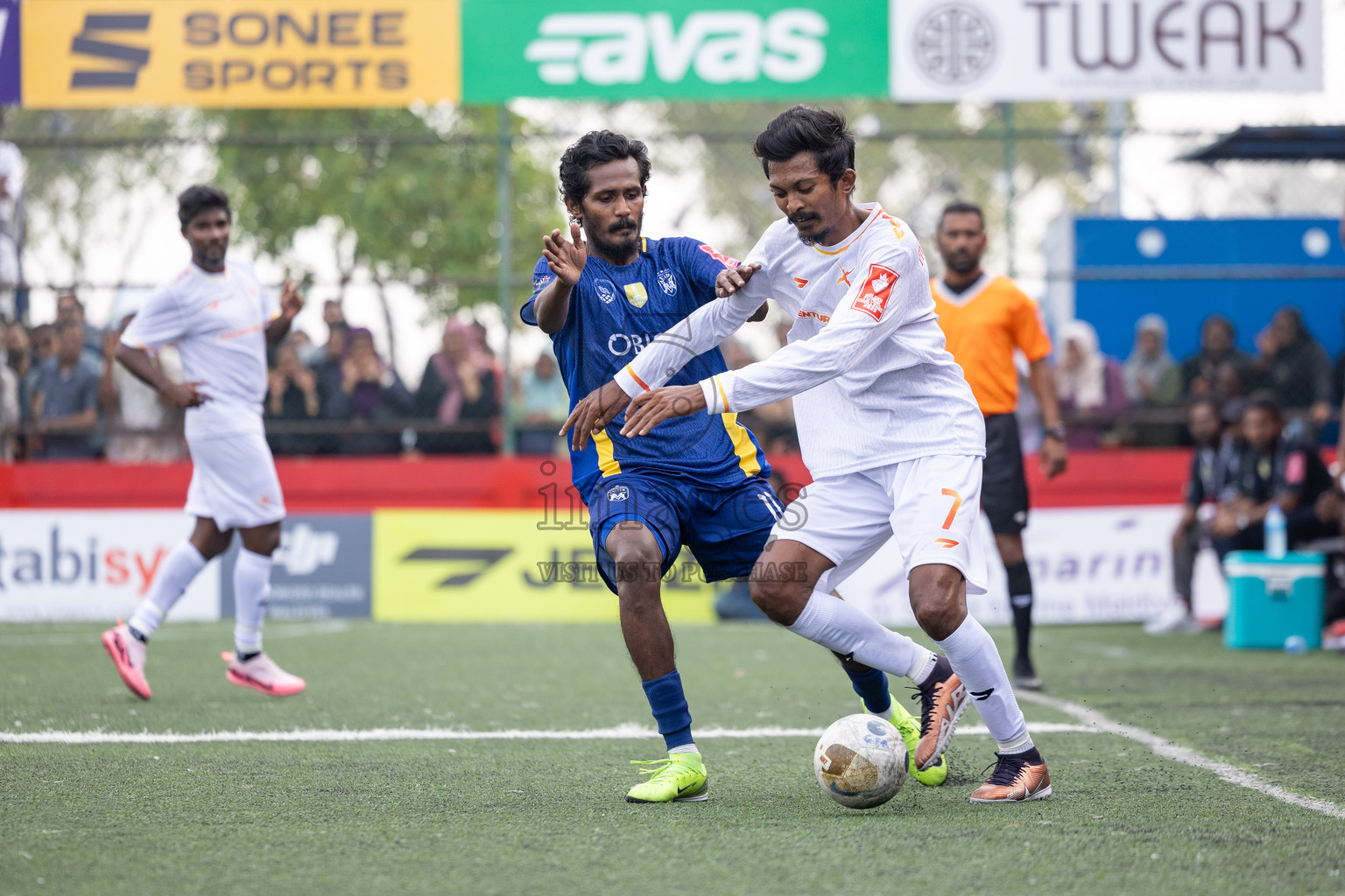 B Eydhafushi vs B Thulhaadhoo in Day 13 of Golden Futsal Challenge 2025 was held on Friday, 17th January 2025, in Hulhumale', Maldives 
Photos: Hassan Simah / images.mv