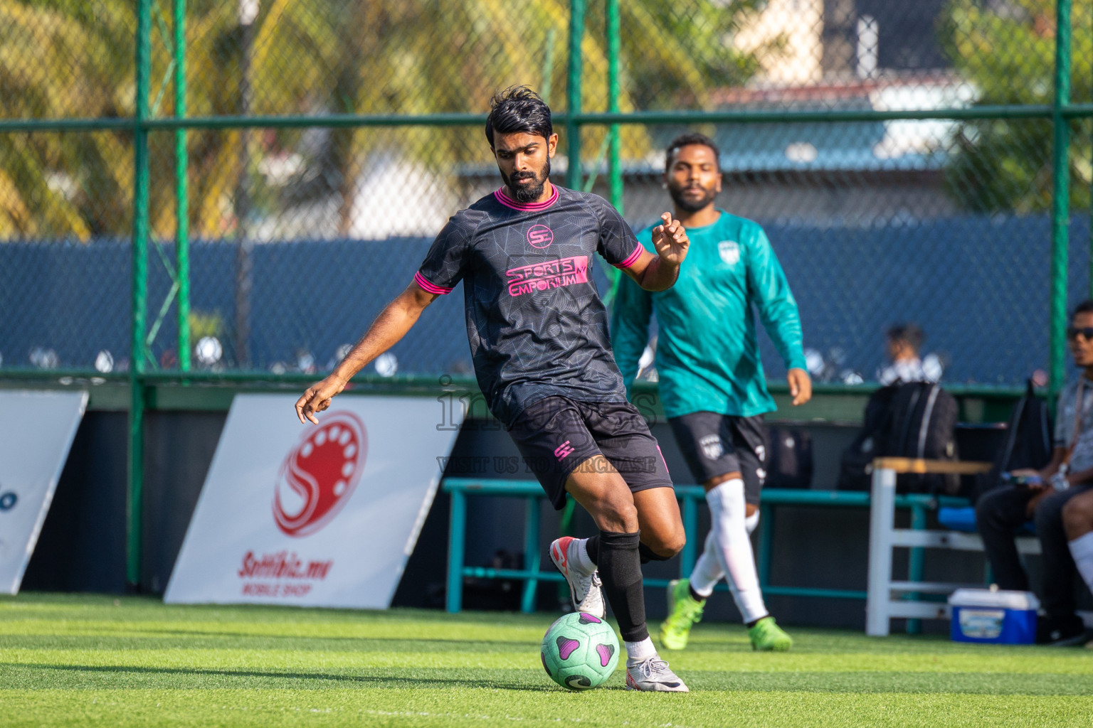 JJ Sports Club vs Green Lakers in Day 9 of BG Futsal Challenge 2024 was held on Wednesday, 20th March 2024, in Male', Maldives
Photos: Ismail Thoriq / images.mv