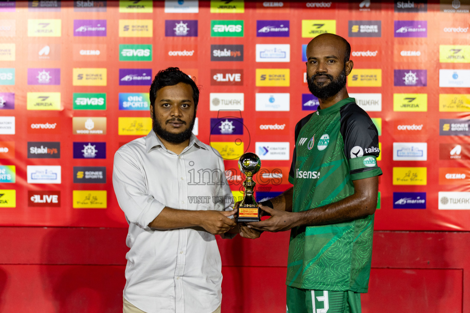 M Dhiggaru vs M Mulak in Day 12 of Golden Futsal Challenge 2025 was held on Thursday, 16th January 2025, in Hulhumale', Maldives.
Photos: Hassan Simah / images.mv