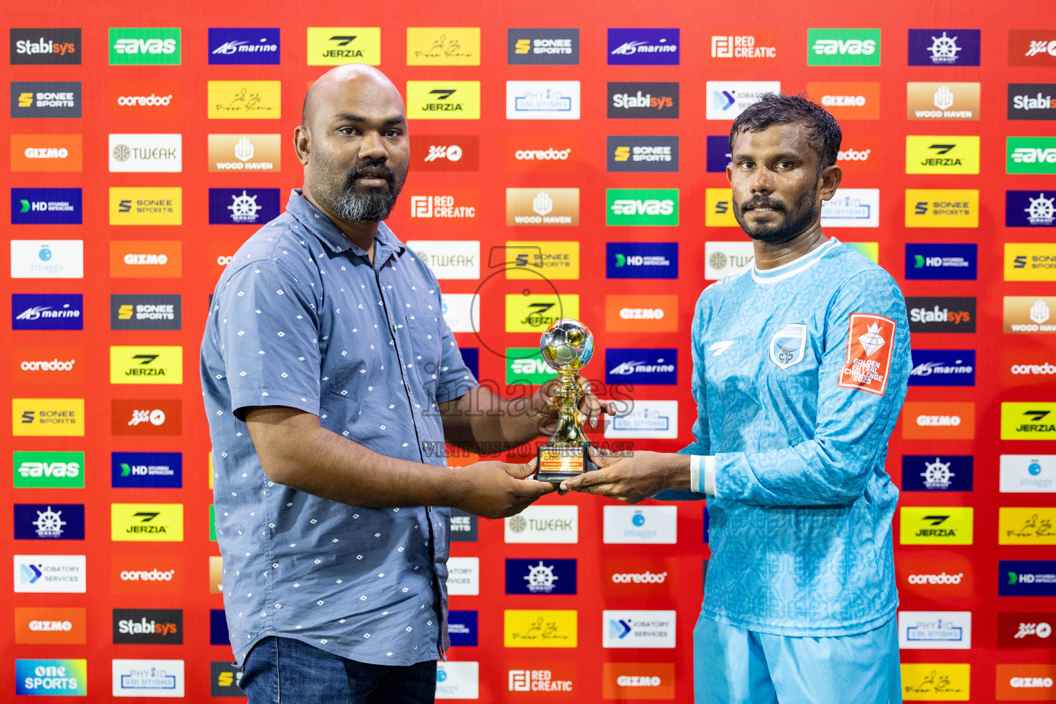 HA Ihavandhoo vs HA Dhidhdhoo in Day 13 of Golden Futsal Challenge 2025 was held on Friday, 17th January 2025, in Hulhumale', Maldives 
Photos: Hassan Simah / images.mv