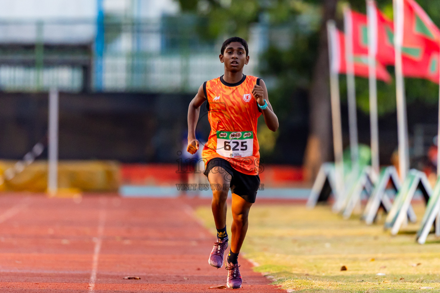 Day 4 of Inter-school Athletics Championship 2025 held in Ekuveni Synthetic Track, Male', Maldives on Thursday, 09th October 2025. Photos by: Nausham Waheed / Images.mv