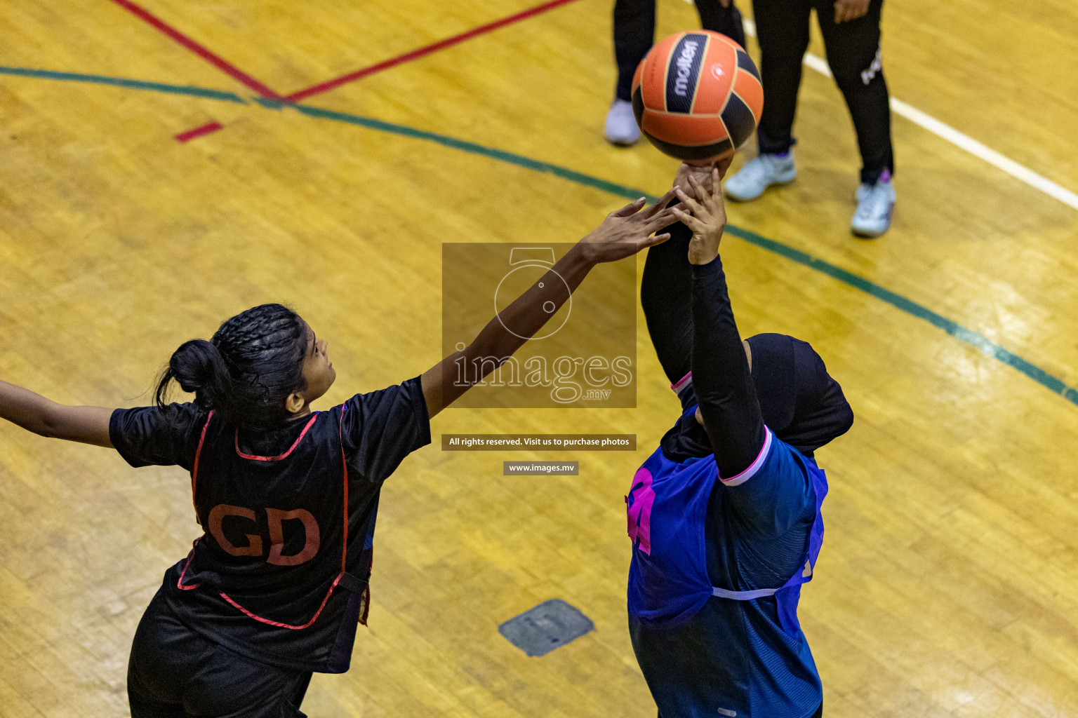 Xenith Sports Club vs Youth United Sports Club in the Milo National Netball Tournament 2022 on 18 July 2022, held in Social Center, Male', Maldives. Photographer: Shuu, Hassan Simah / Images.mv