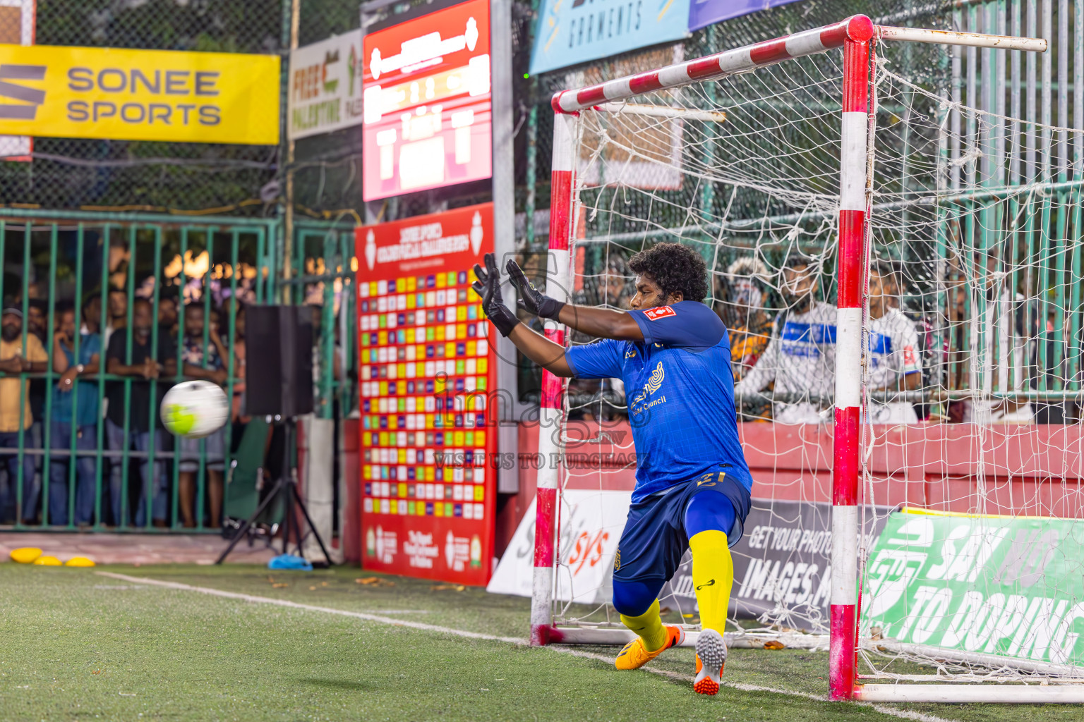 in Quarter Finals of Golden Futsal Challenge 2024 which was held on Friday, 1st March 2024, in Hulhumale', Maldives Photos: Ismail Thoriq / images.mv