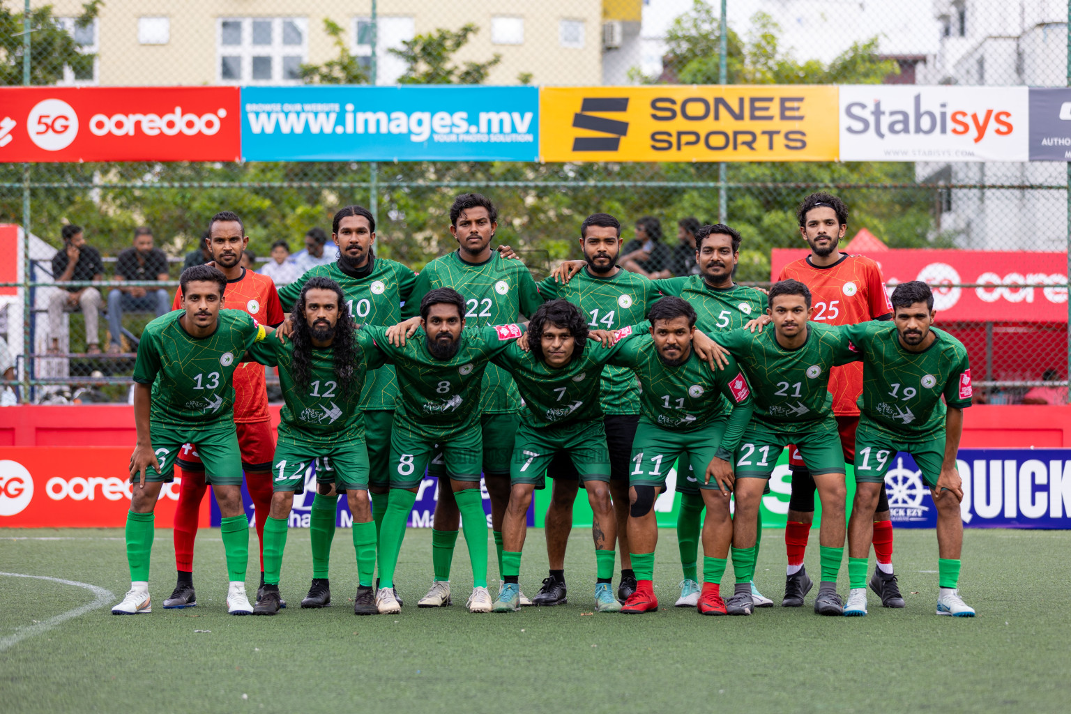 R Maduvvari VS R Alifushi in Day 6 of Golden Futsal Challenge 2025 on Friday, 6th January 2025, in Hulhumale', Maldives 
Photos: Hassan Simah / images.mv