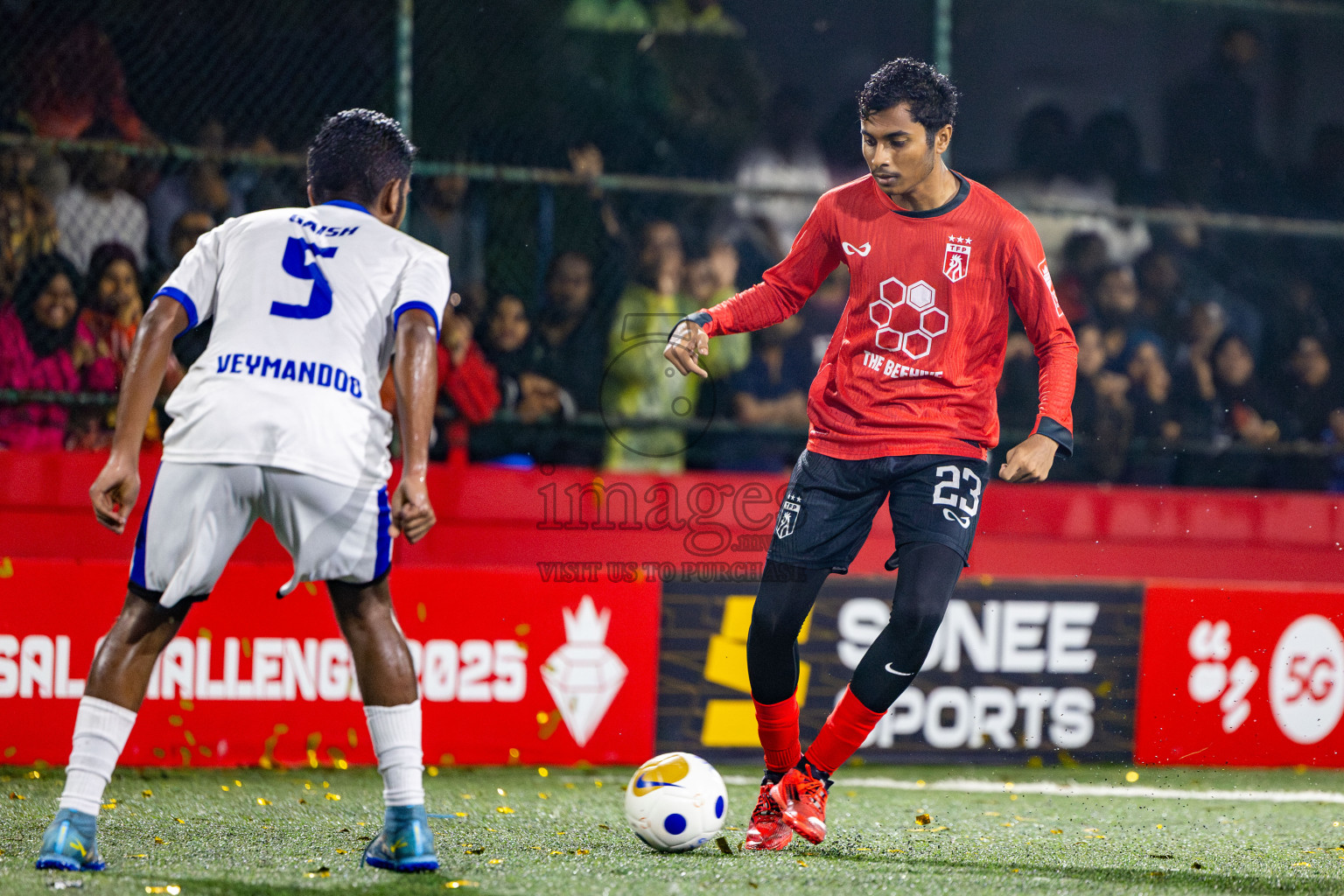 Th Thimarafushi VS Th Veymandoo in Atoll Round Semi-Final on Day 22 of Golden Futsal Challenge 2025 was held on Sunday , 26th January 2025, in Hulhumale', Maldives. Photos: Nausham Waheed / images.mv