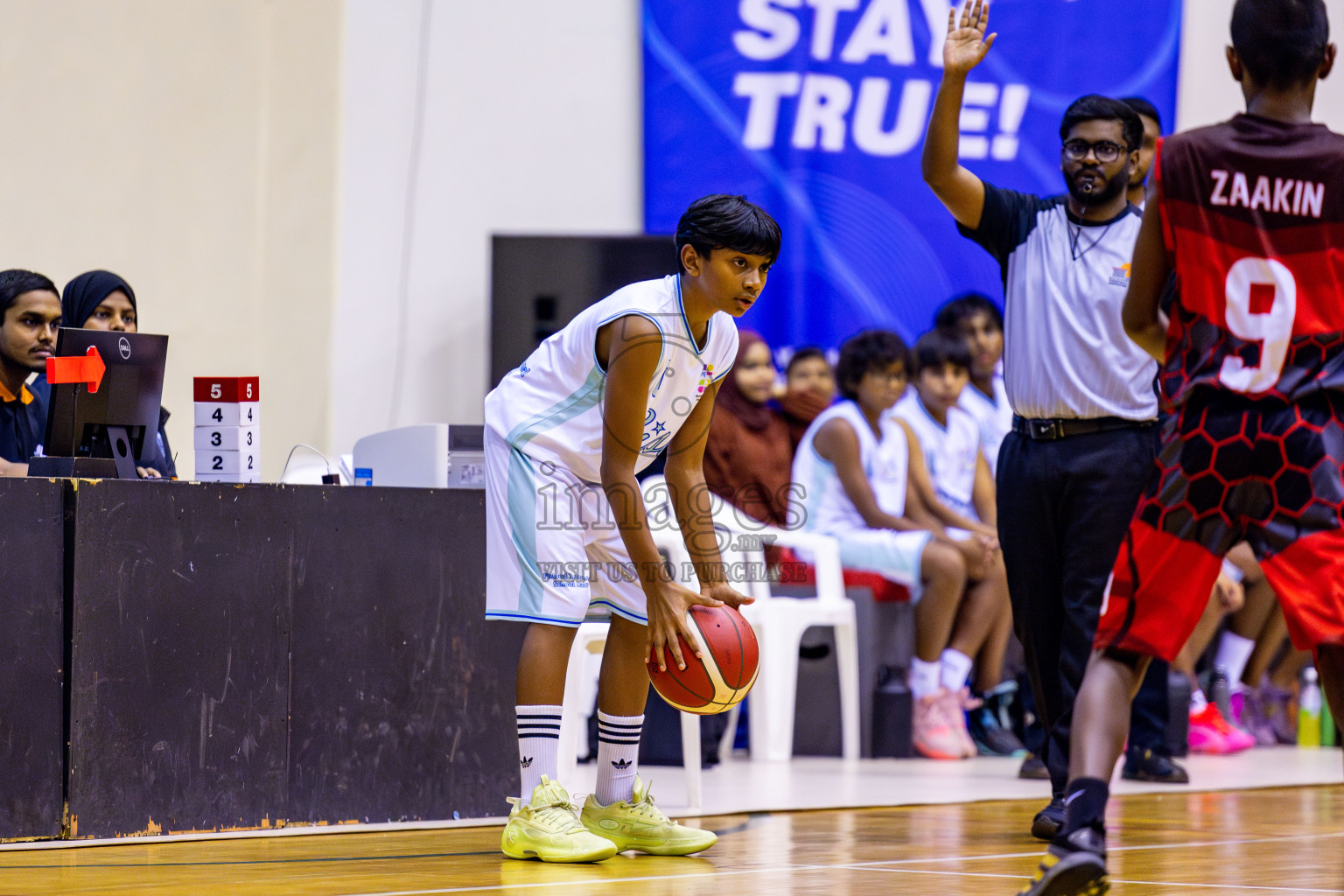 Iskandhar School vs Finland International School in Under 13 Boys Final of Junior Basketball Championship 2024 was held in Social Center, Male', Maldives on Sunday, 15th December 2024. Photos: Nausham Waheed / images.mv