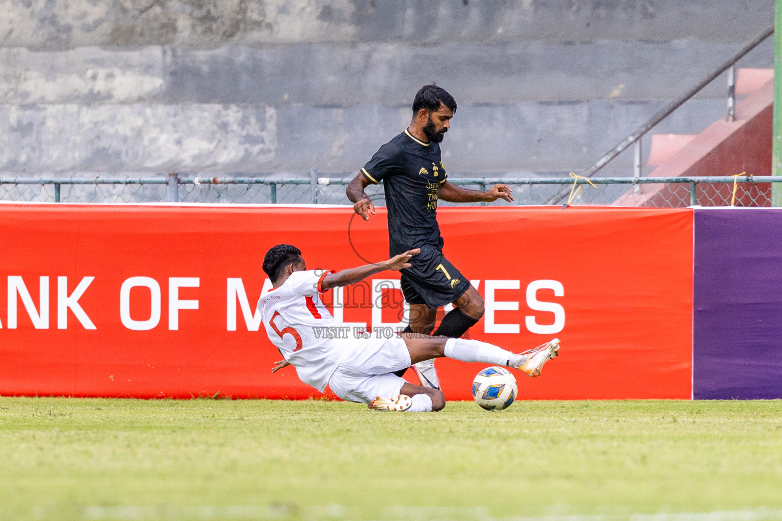 Club Eagles vs Buru Sports Club in Dhivehi Premier League 2025/26 held in National Football Stadium, Male', Maldives on Wednesday, 24th September 2025. Photos: Mohamed Mahfooz Moosa / Images.mv