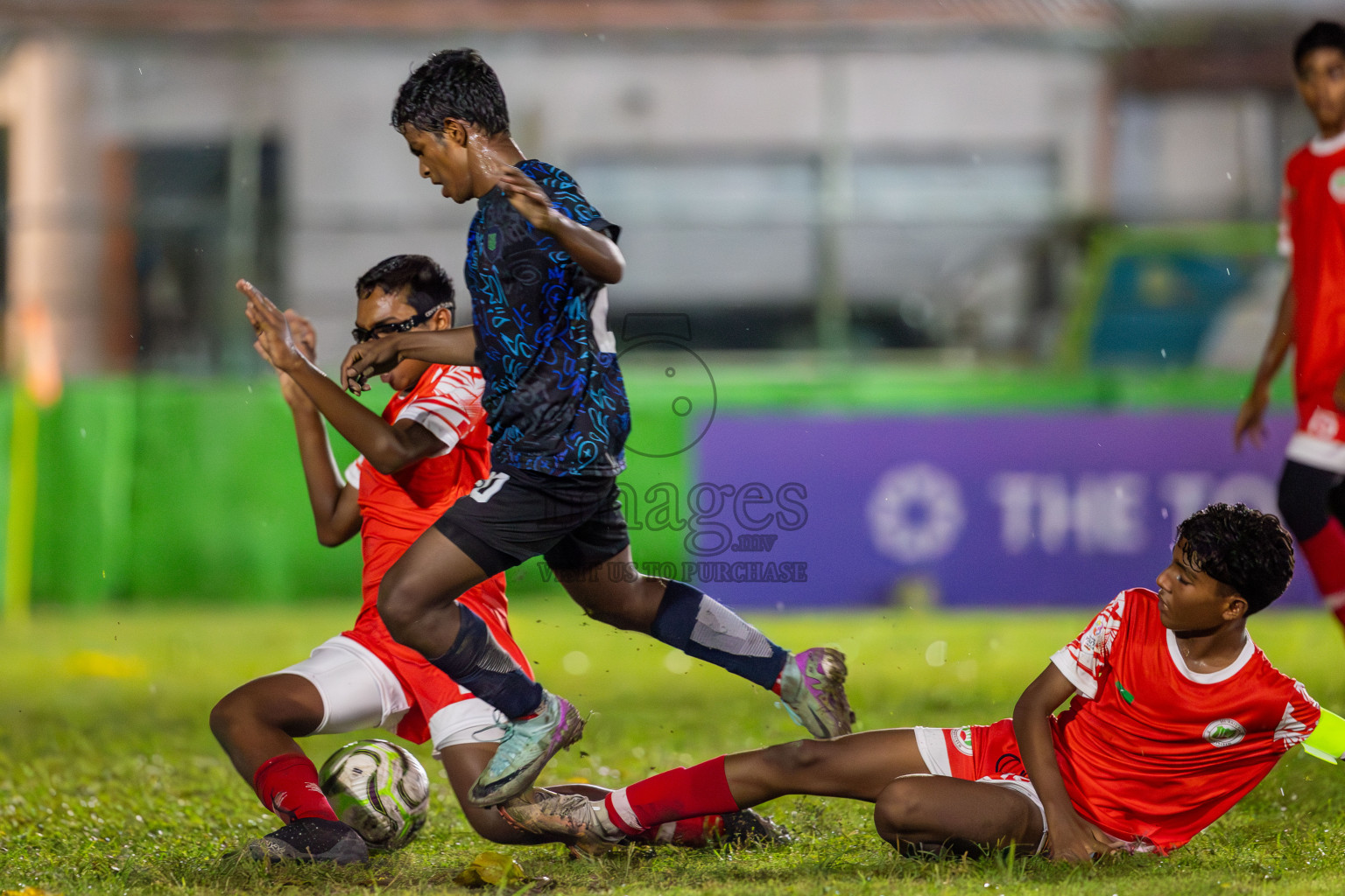 SUS vs Huriyya (U14) in Dhivehi Youth League 2024 - Day 2. Matches held at Henveiru Stadium on 22nd November 2024 , Friday. Photos: Shuu Abdul Sattar/ Images.mv