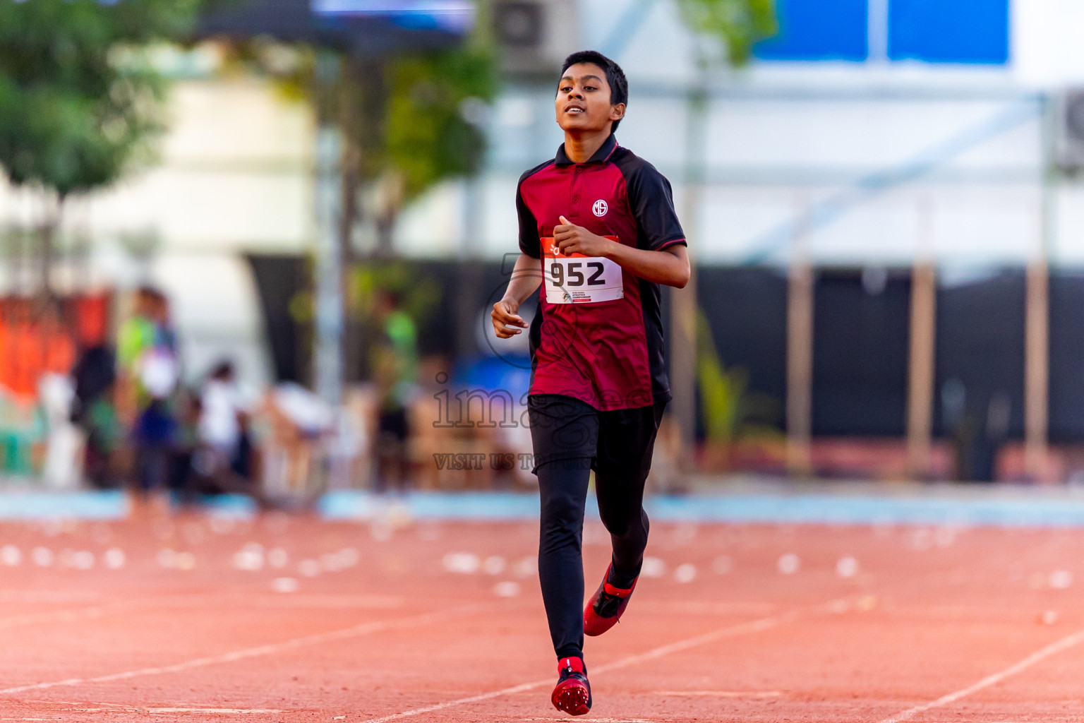 Day 1 of Inter-school Athletics Championship 2025 held in Ekuveni Synthetic Track, Male', Maldives on Monday, 06th October 2025. Photos by: Nausham Waheed / Images.mv