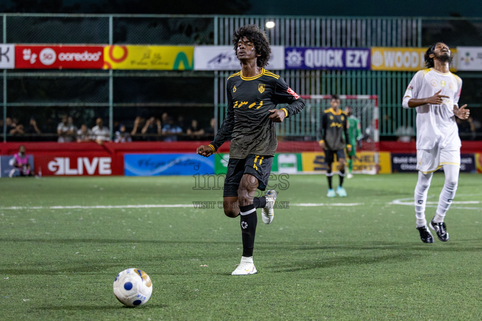 B Fehendhoo VS B Eydhafushi in Day 21 of Golden Futsal Challenge 2025 was held on Saturday, 25 January 2025, in Hulhumale', Maldives. 
Photos: Hassan Simah / images.mv