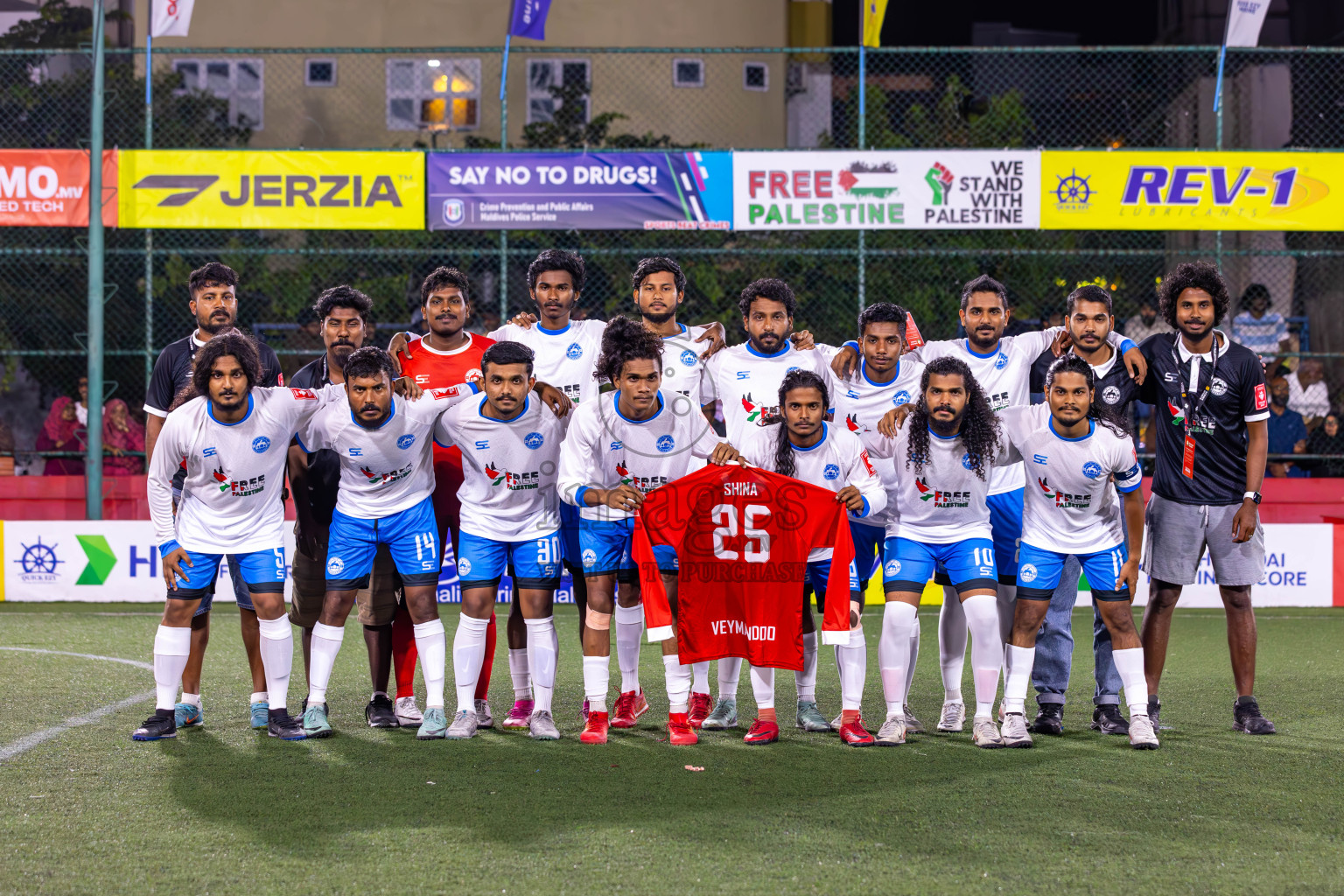 Th Guraidhoo vs Th Veymandoo in Day 15 of Golden Futsal Challenge 2024 was held on Monday, 29th January 2024, in Hulhumale', Maldives
Photos: Ismail Thoriq / images.mv