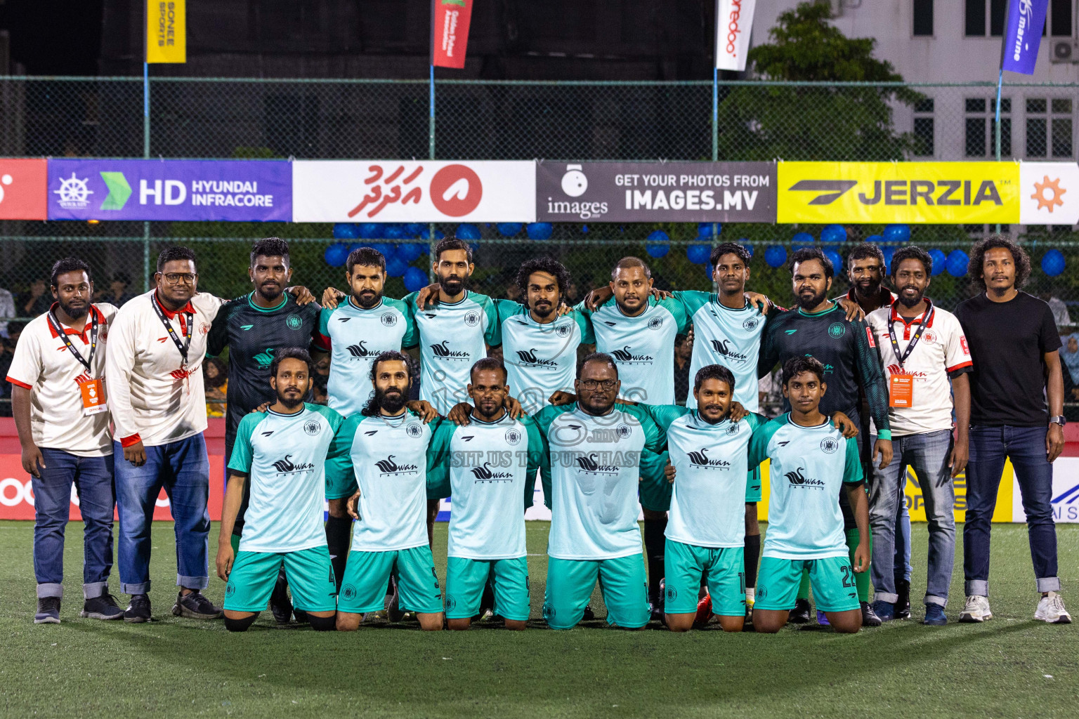 HA Thakandhoo vs HA Dhidhdhoo in Day 5 of Golden Futsal Challenge 2024 was held on Friday, 19th January 2024, in Hulhumale', Maldives
Photos: Ismail Thoriq / images.mv