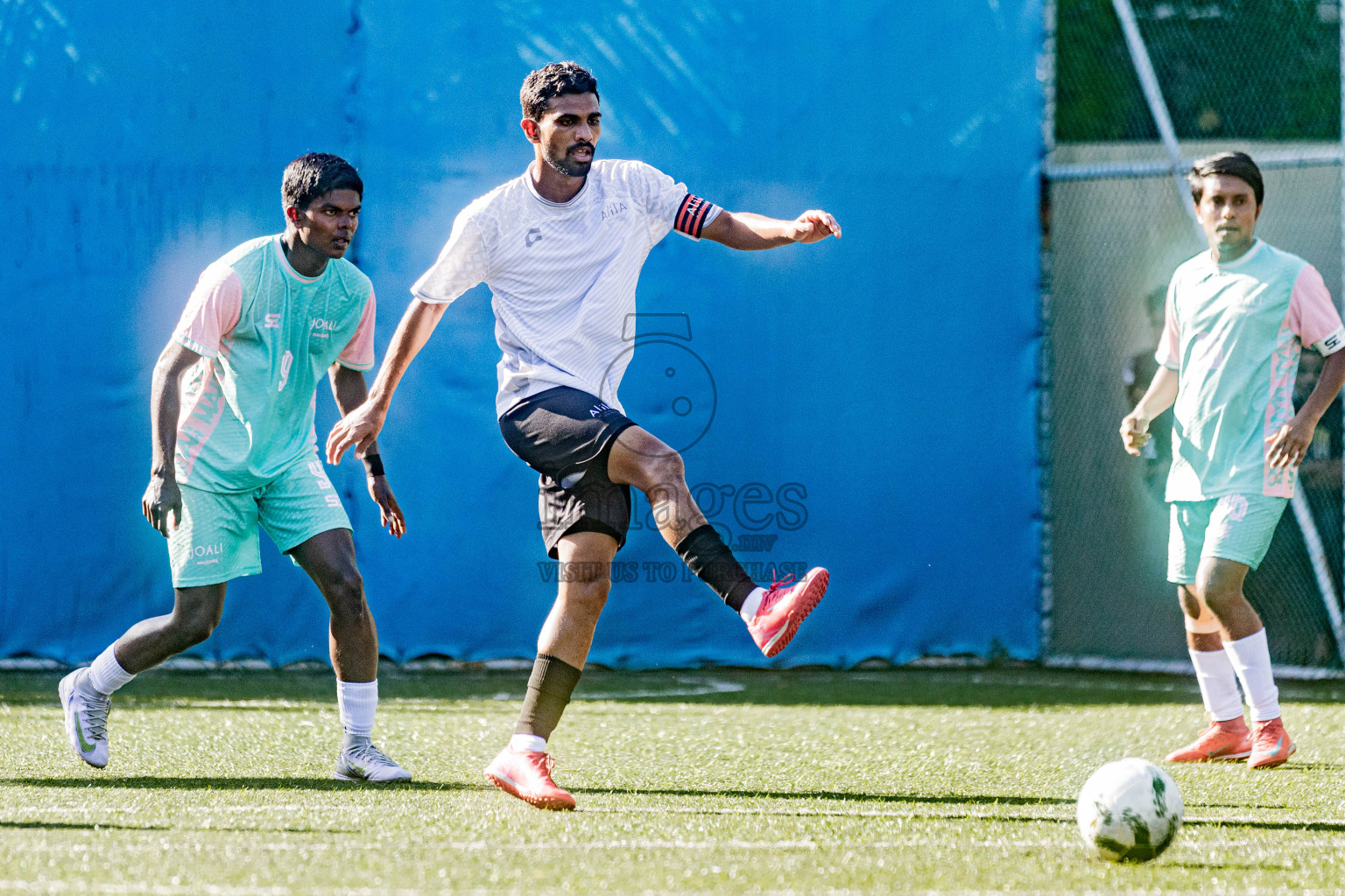 Resort League 2025 Raa Zone - Final Match
Joali vs kothaifaru in Resort League 2025 (Raa Zone) was held on Thursday, 21th august 2025 in JOALI Maldives Resort, Raa Atoll, Maldives. Photos: Areef Adam / images.mv