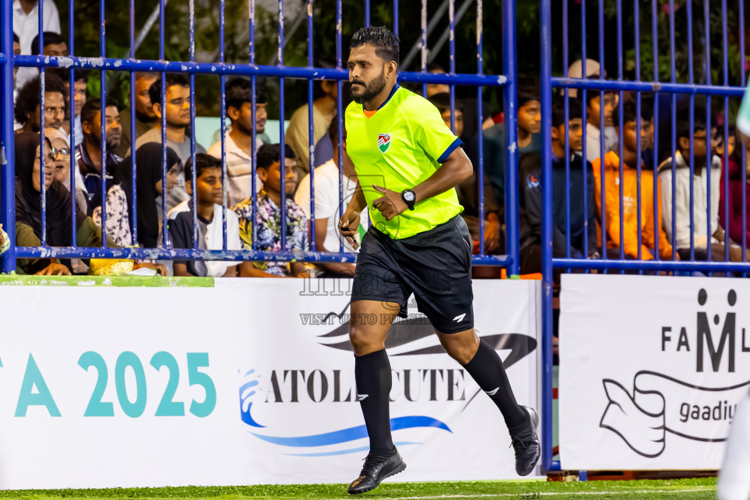 Dhonfan vs Eydhafushi in Day 4 of Better in Baa Futsal Fiesta 2025 Men's division held in B. Eydhafushi, Maldives on Saturday, 8th November 2025. Photos: Nausham Waheed / images.mv